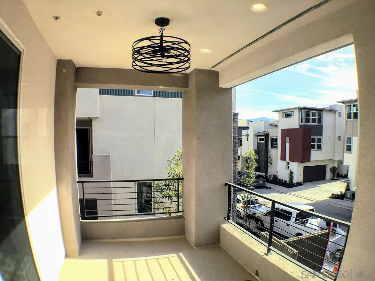 Detail Gallery Image 7 of 39 For 2275  Element Way  5, Chula Vista,  CA 91915 - 3 Beds | 2/1 Baths