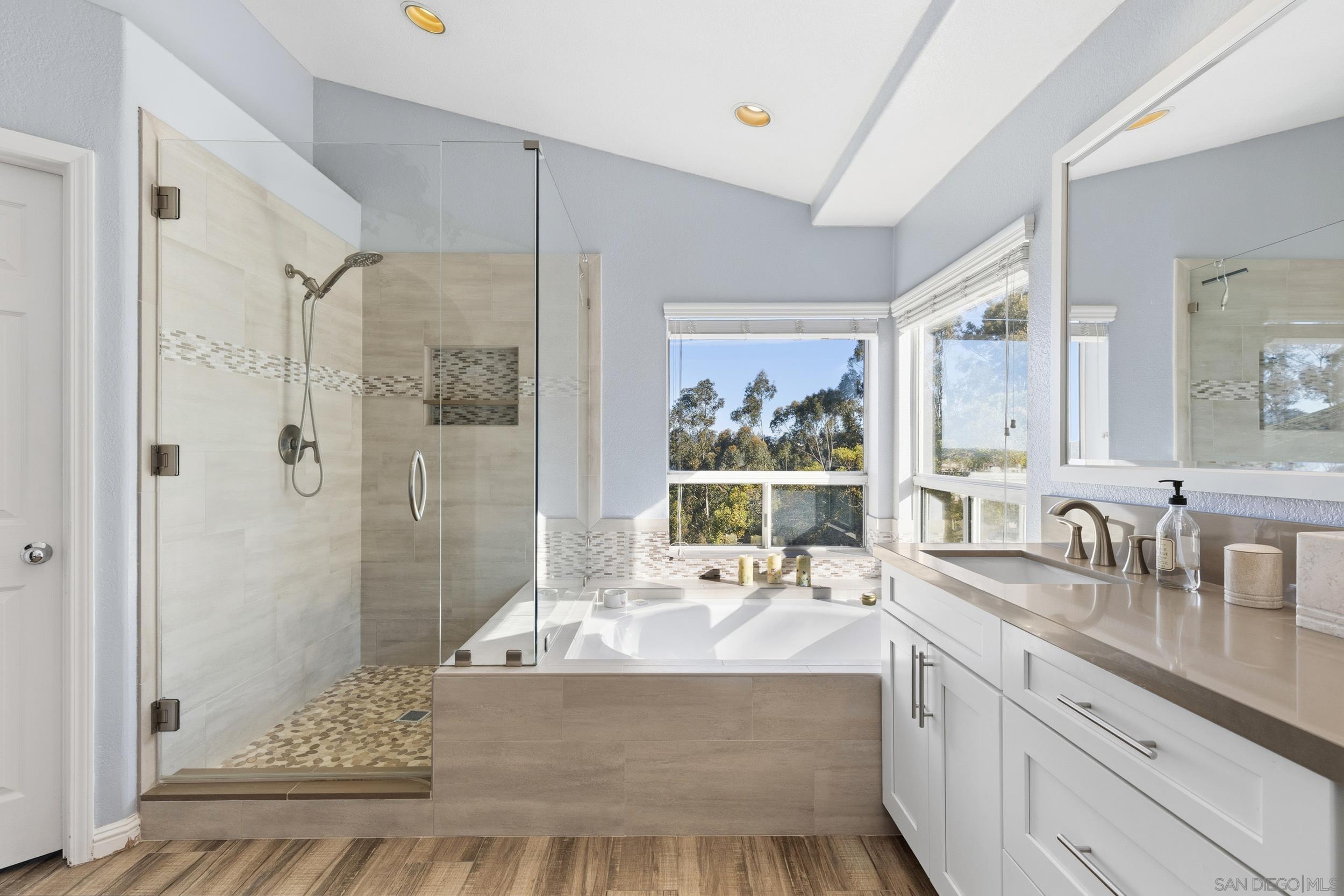 Detail Gallery Image 25 of 56 For 12676  Legacy Road, San Diego,  CA 92131 - 4 Beds | 3 Baths