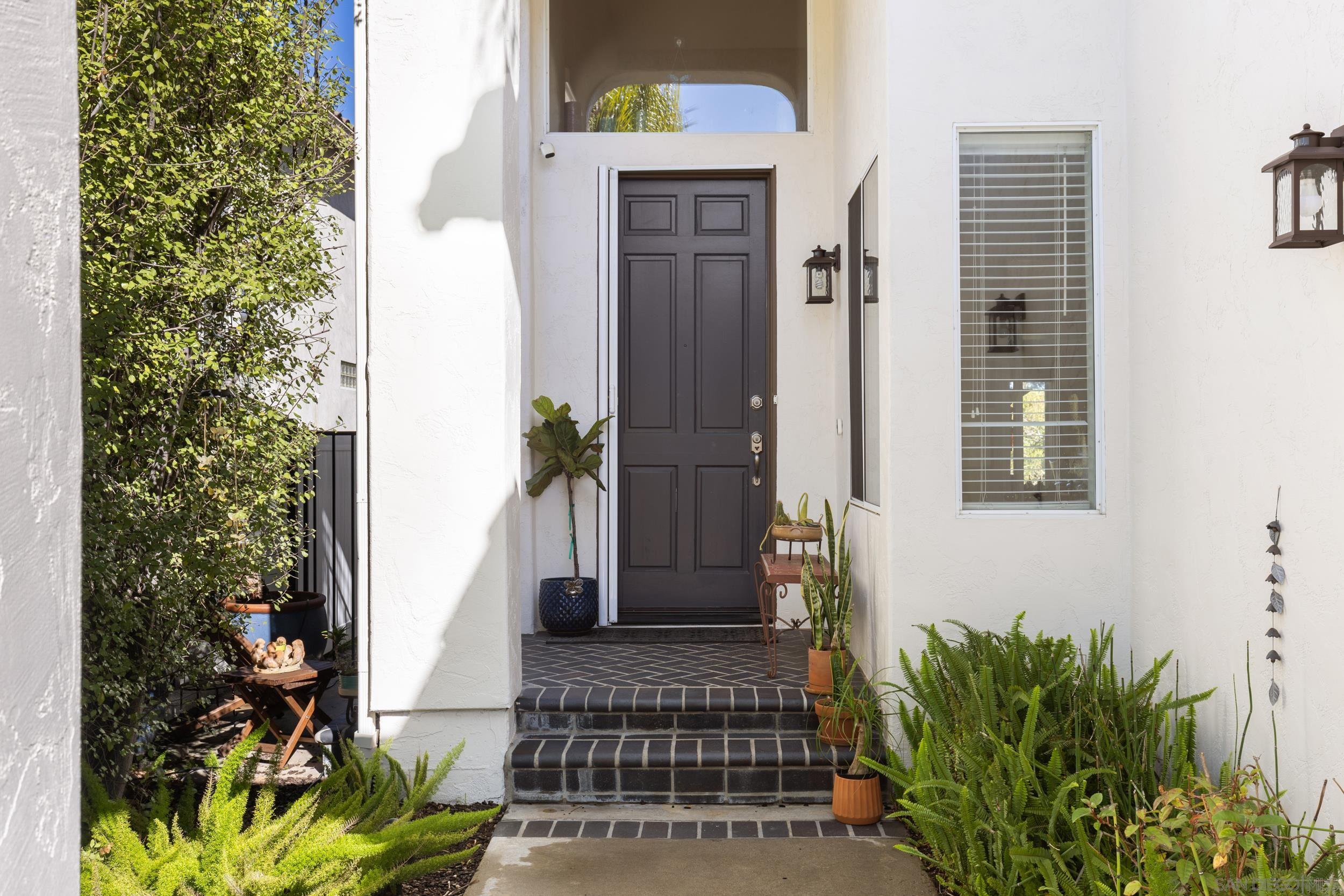 Detail Gallery Image 4 of 56 For 12676  Legacy Road, San Diego,  CA 92131 - 4 Beds | 3 Baths