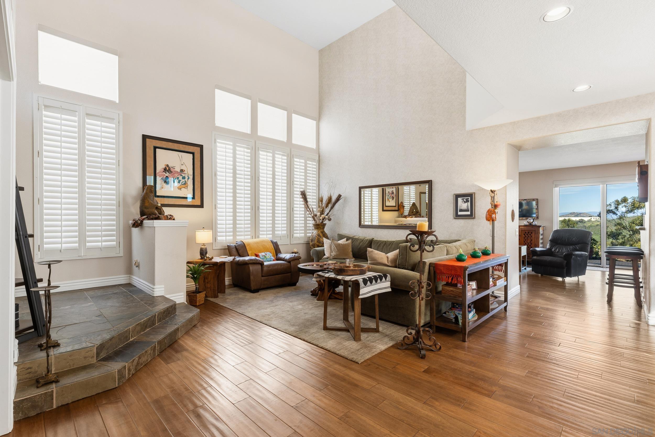 Detail Gallery Image 9 of 56 For 12676  Legacy Road, San Diego,  CA 92131 - 4 Beds | 3 Baths