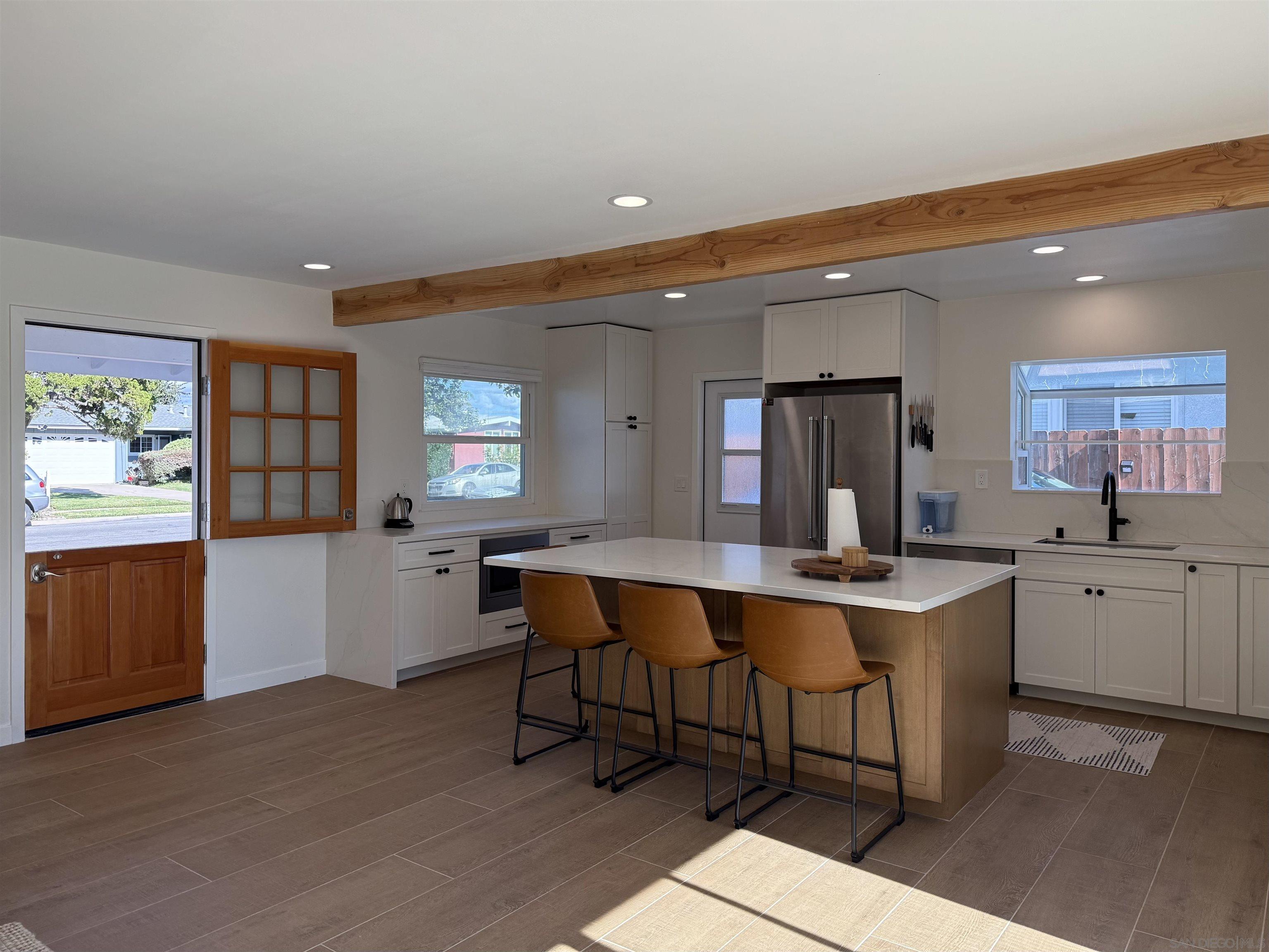 Detail Gallery Image 3 of 17 For 2949  Naugatuck Ave, San Diego,  CA 92117 - 3 Beds | 2 Baths