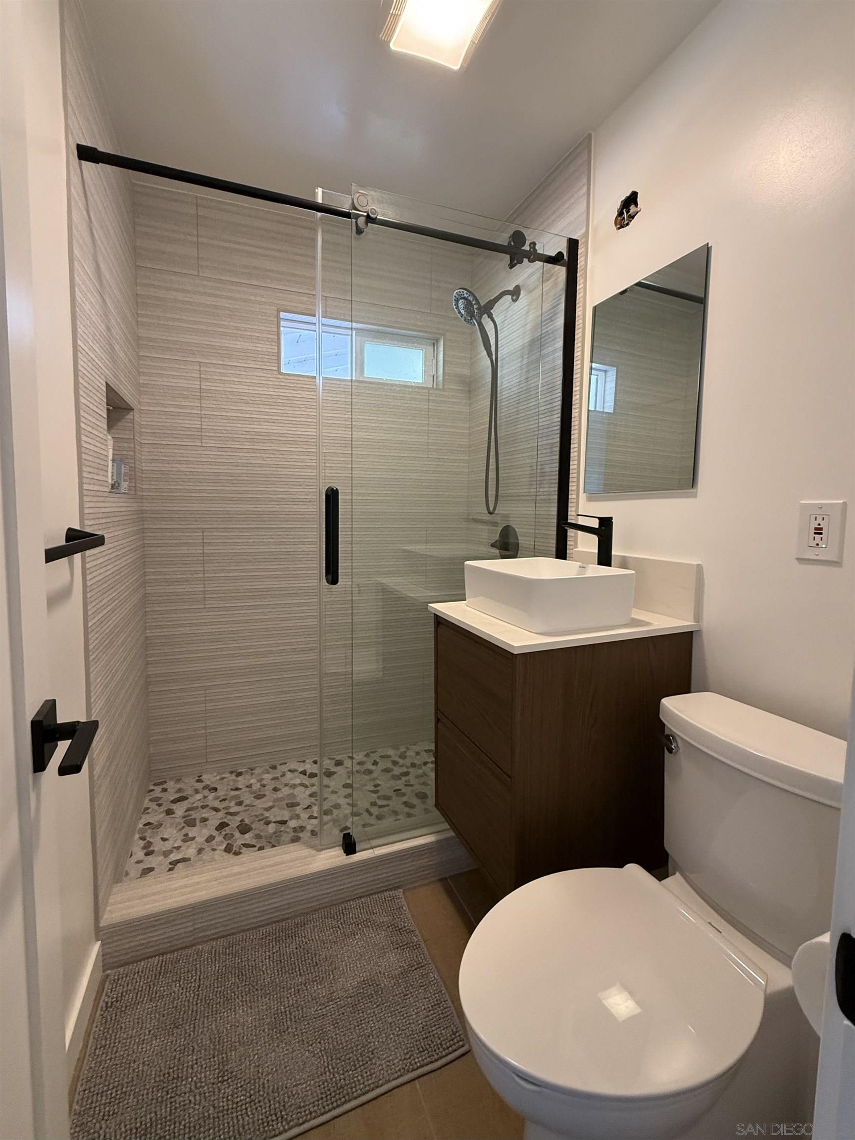 Detail Gallery Image 8 of 17 For 2949  Naugatuck Ave, San Diego,  CA 92117 - 3 Beds | 2 Baths