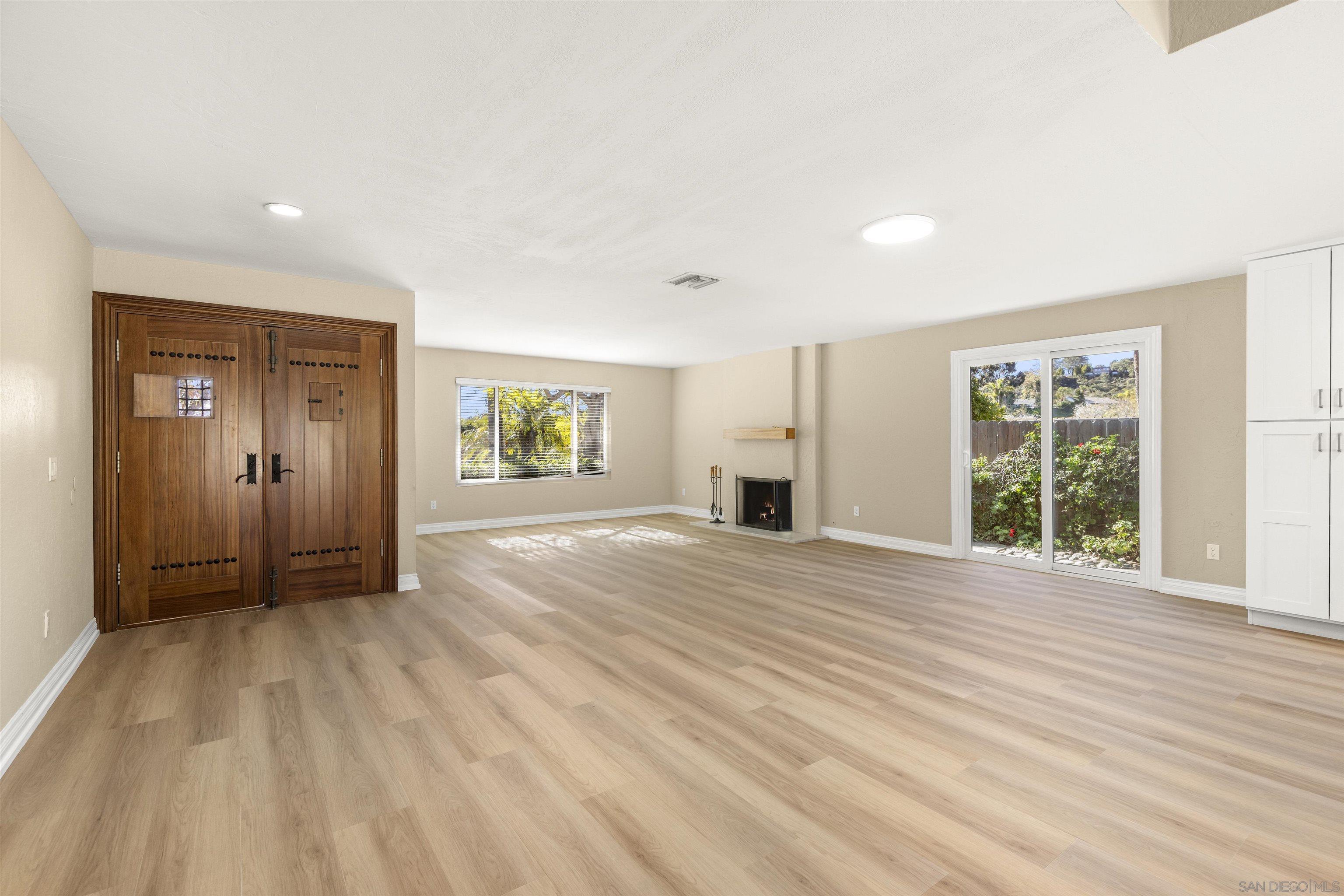 Detail Gallery Image 15 of 56 For 1510  Orangeview Dr  #1-2,  Encinitas,  CA 92024 - 5 Beds | 3 Baths