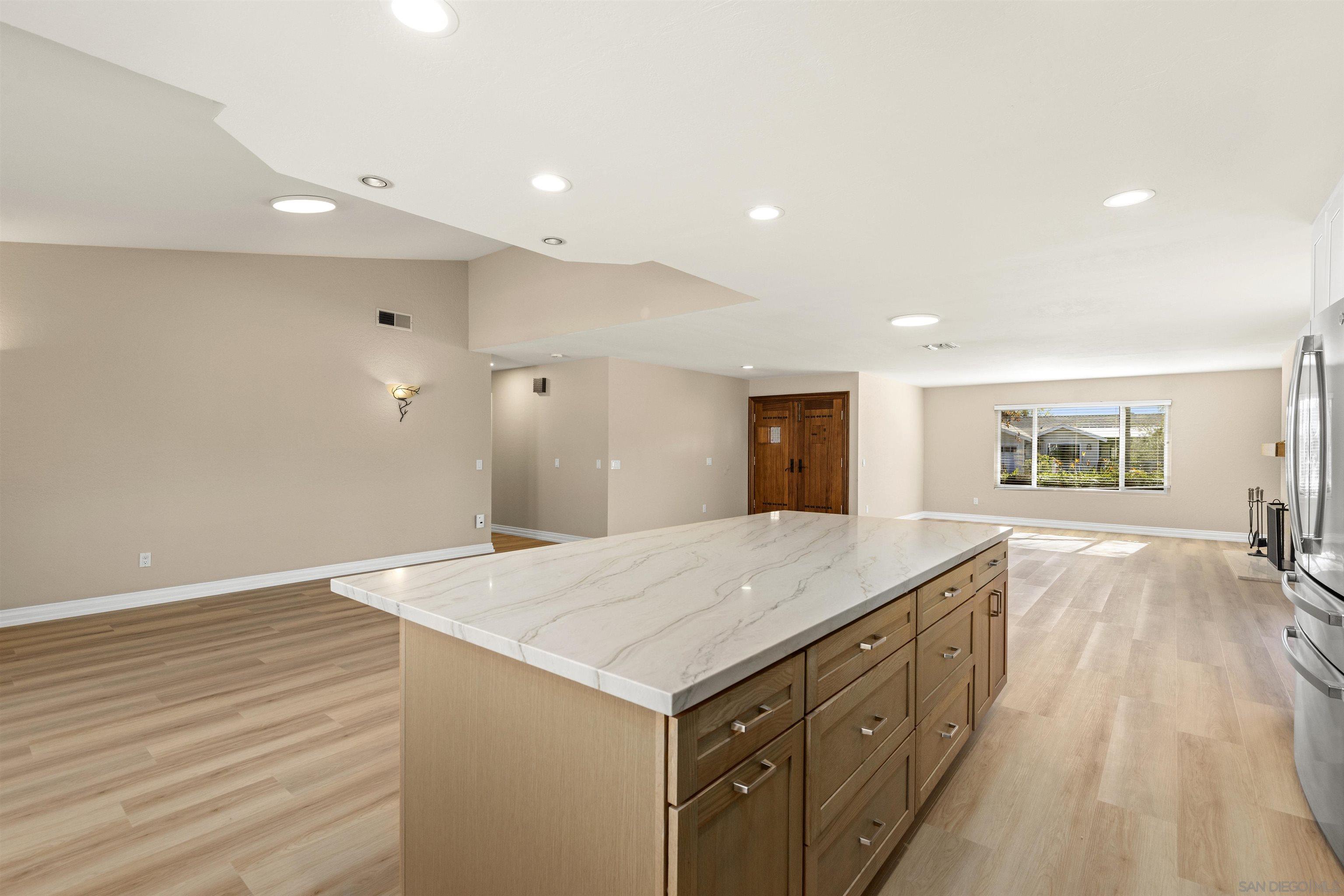 Detail Gallery Image 15 of 49 For 1510  Orangeview Dr  #1-2,  Encinitas,  CA 92024 - 5 Beds | 3 Baths