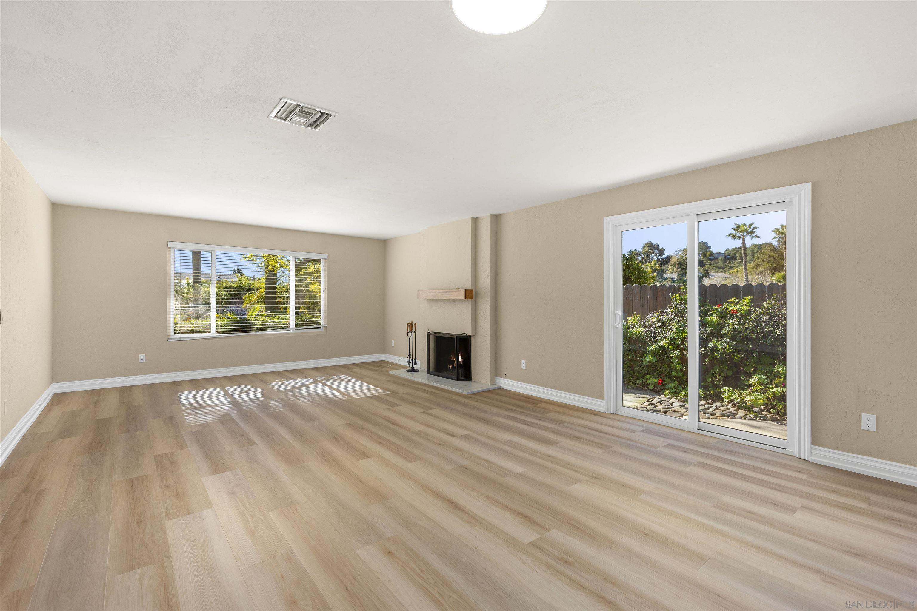 Detail Gallery Image 16 of 56 For 1510  Orangeview Dr  #1-2,  Encinitas,  CA 92024 - 5 Beds | 3 Baths