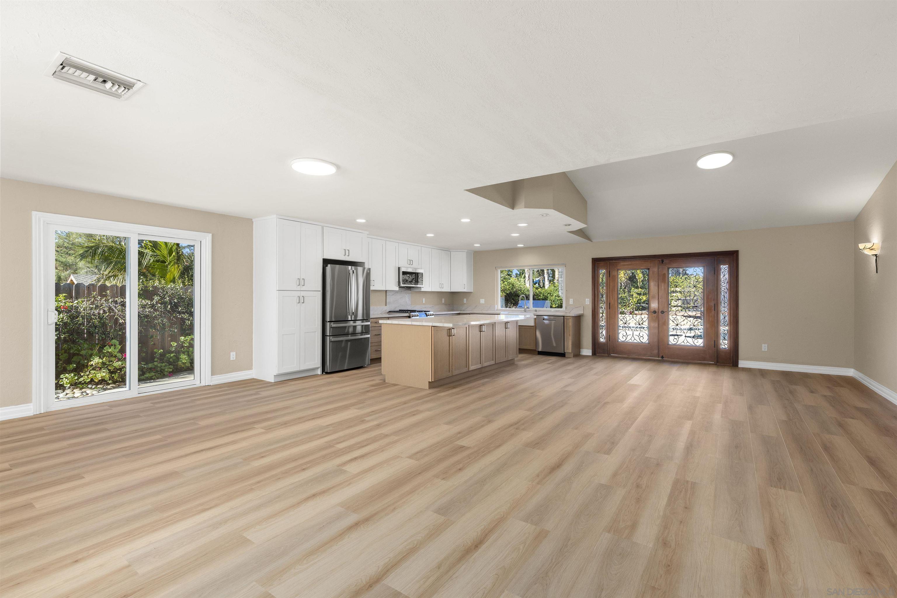 Detail Gallery Image 16 of 49 For 1510  Orangeview Dr  #1-2,  Encinitas,  CA 92024 - 5 Beds | 3 Baths