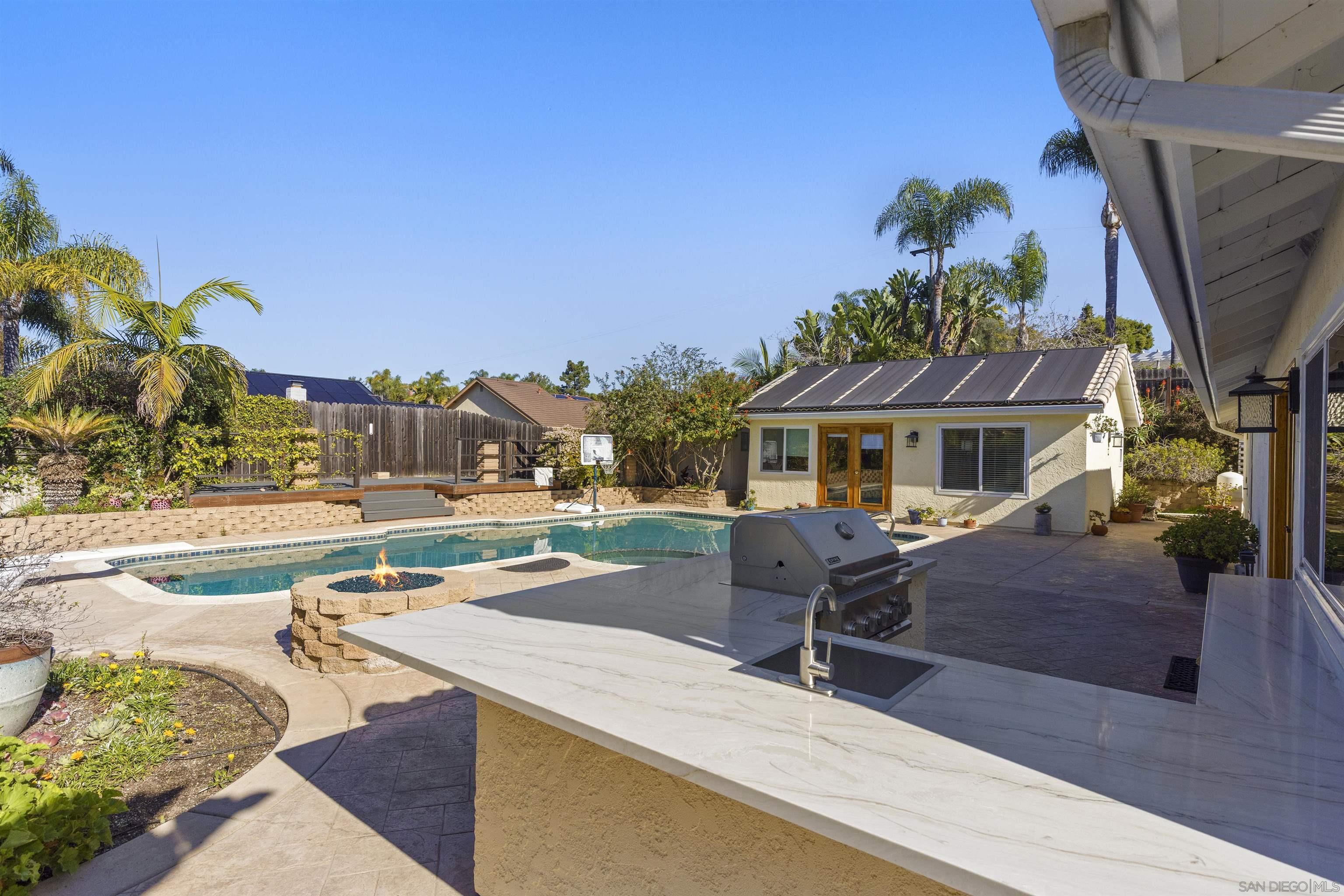 Detail Gallery Image 21 of 56 For 1510  Orangeview Dr  #1-2,  Encinitas,  CA 92024 - 5 Beds | 3 Baths