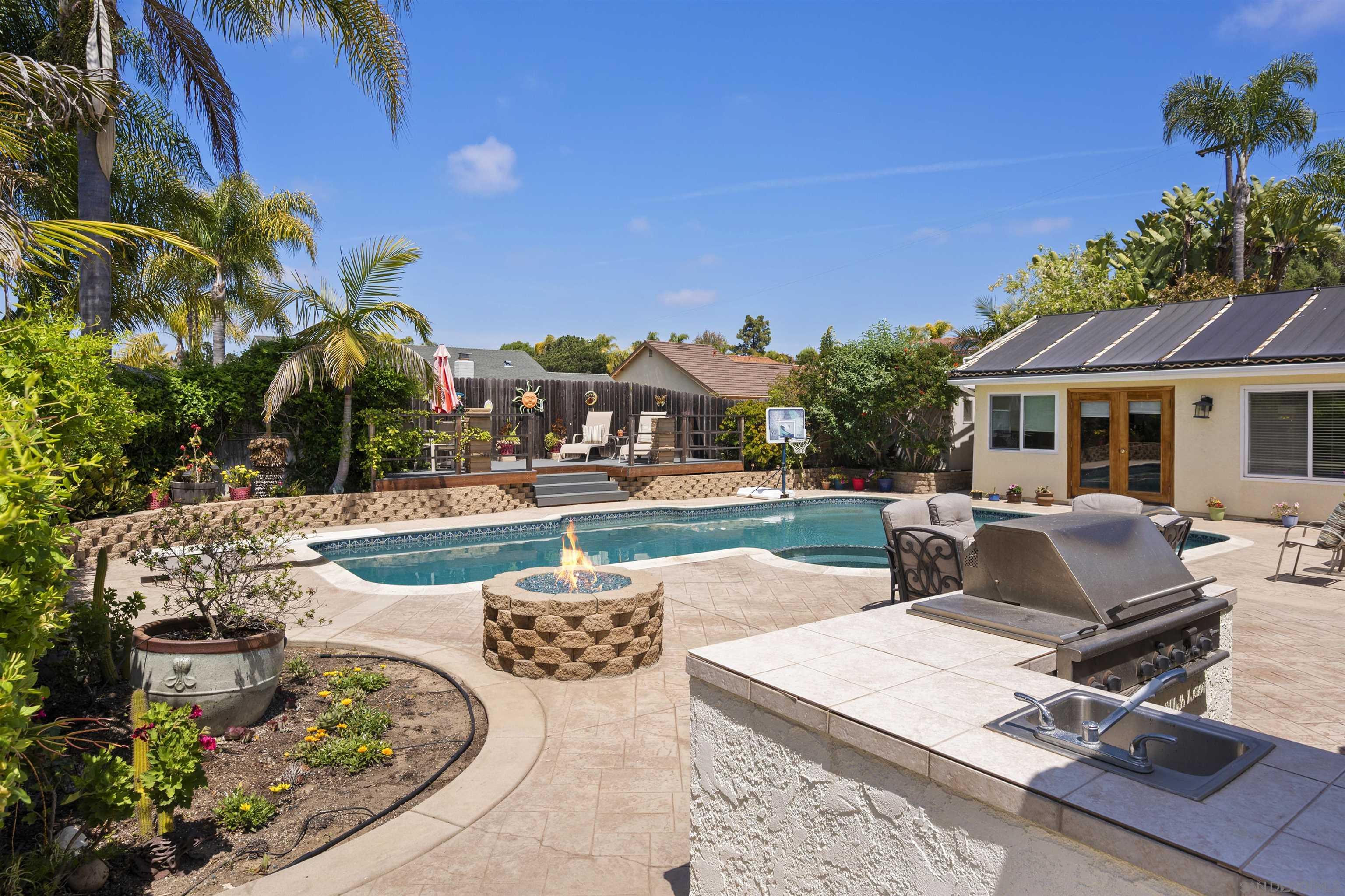 Detail Gallery Image 29 of 56 For 1510  Orangeview Dr  #1-2,  Encinitas,  CA 92024 - 5 Beds | 3 Baths