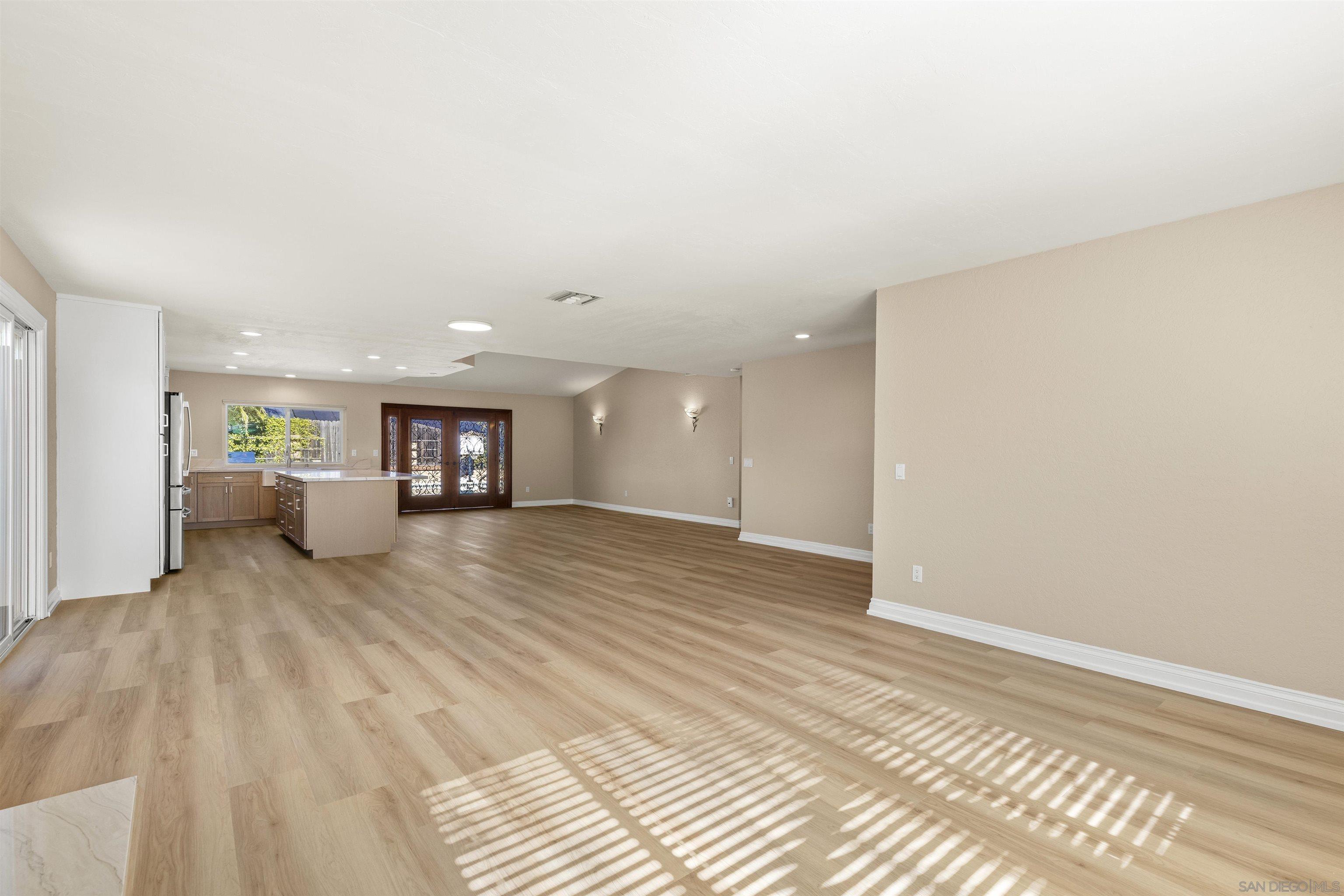 Detail Gallery Image 4 of 49 For 1510  Orangeview Dr  #1-2,  Encinitas,  CA 92024 - 5 Beds | 3 Baths