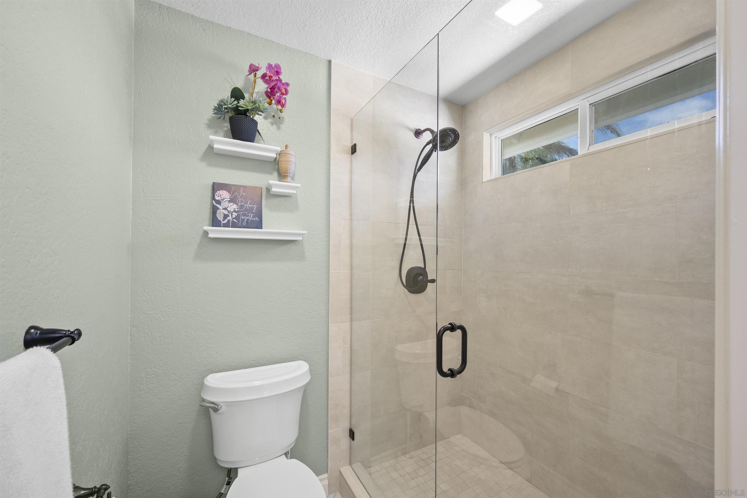 Detail Gallery Image 35 of 49 For 1510  Orangeview Dr  #1-2,  Encinitas,  CA 92024 - 5 Beds | 3 Baths