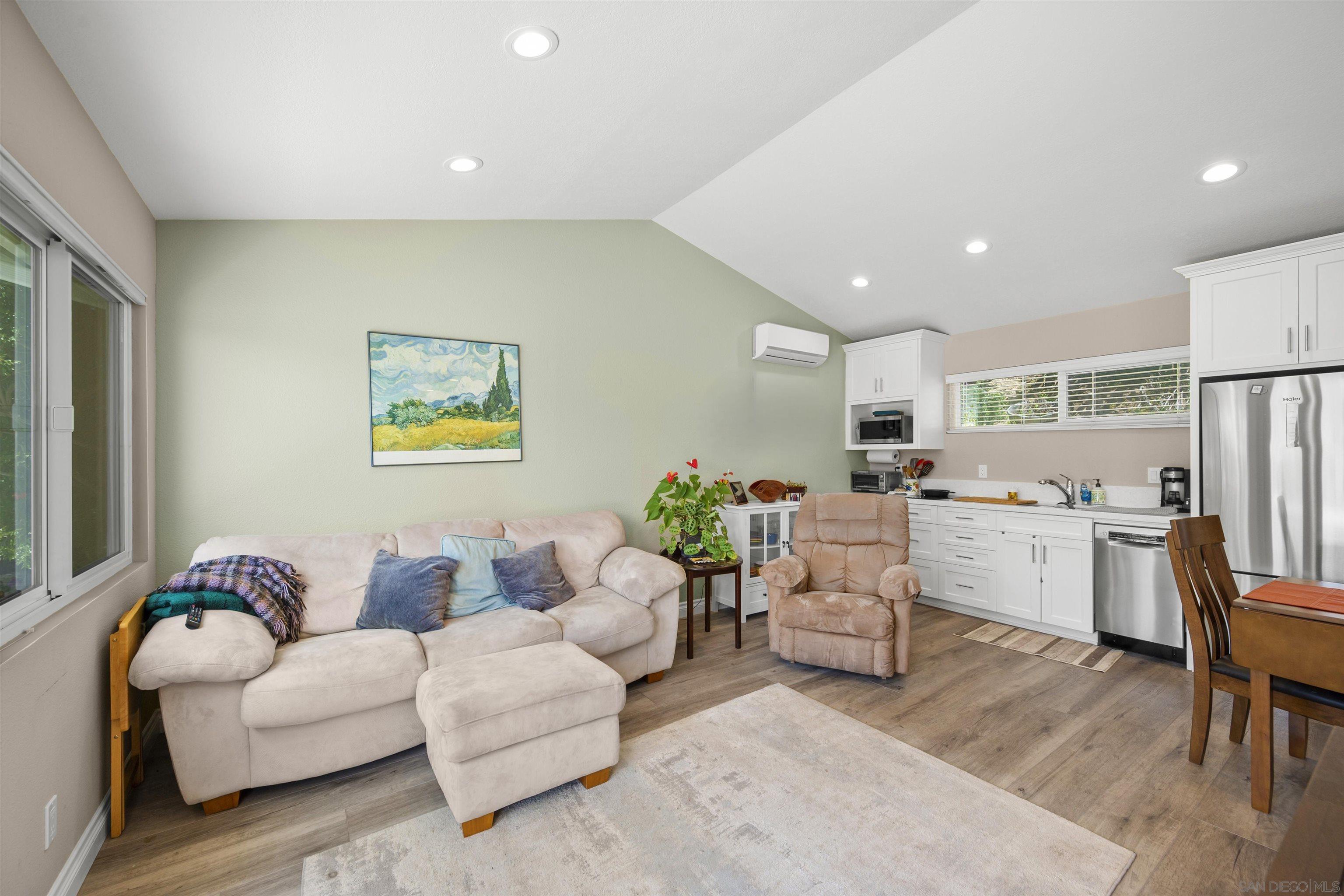 Detail Gallery Image 43 of 49 For 1510  Orangeview Dr  #1-2,  Encinitas,  CA 92024 - 5 Beds | 3 Baths