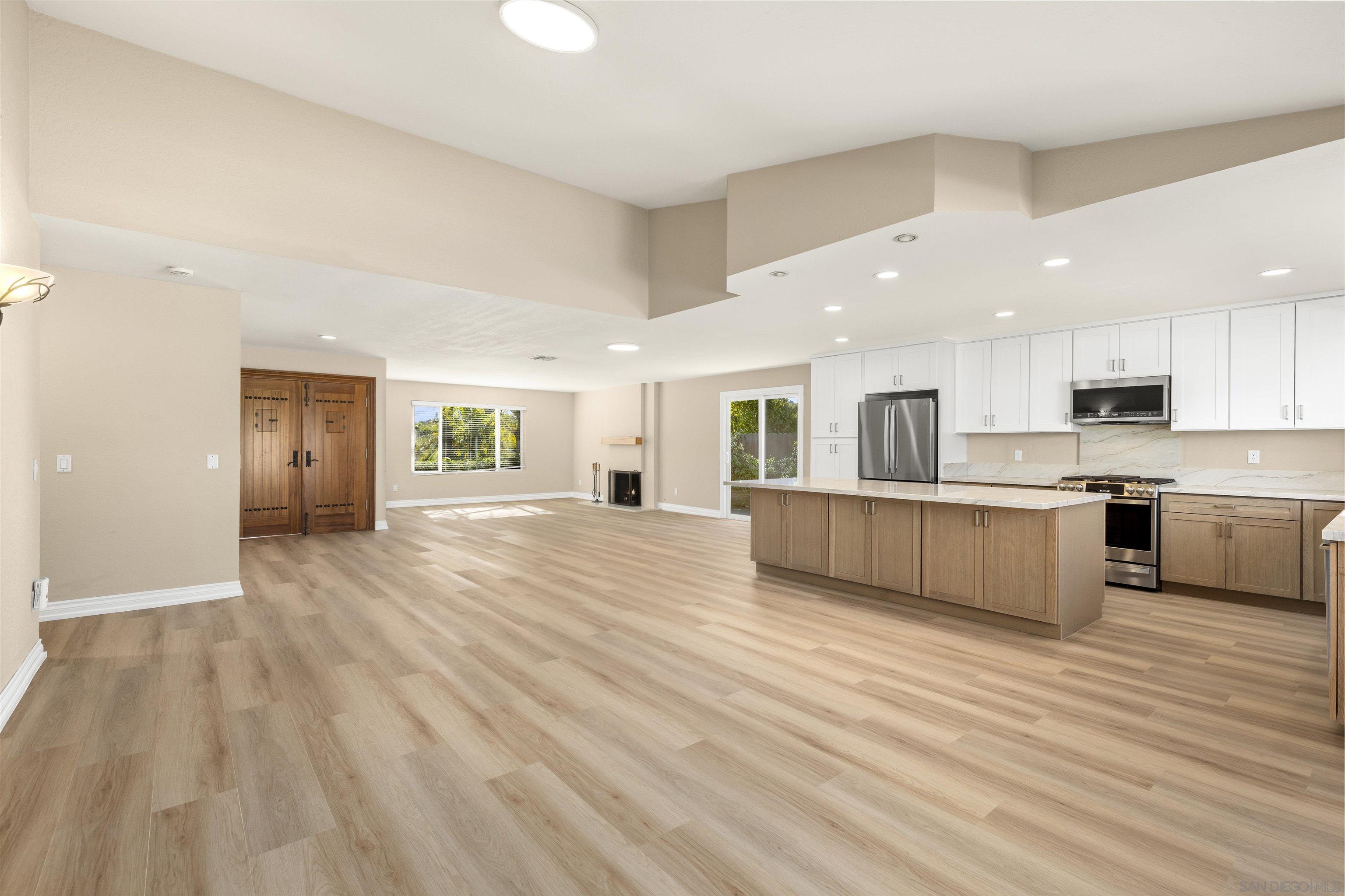 Detail Gallery Image 6 of 49 For 1510  Orangeview Dr  #1-2,  Encinitas,  CA 92024 - 5 Beds | 3 Baths