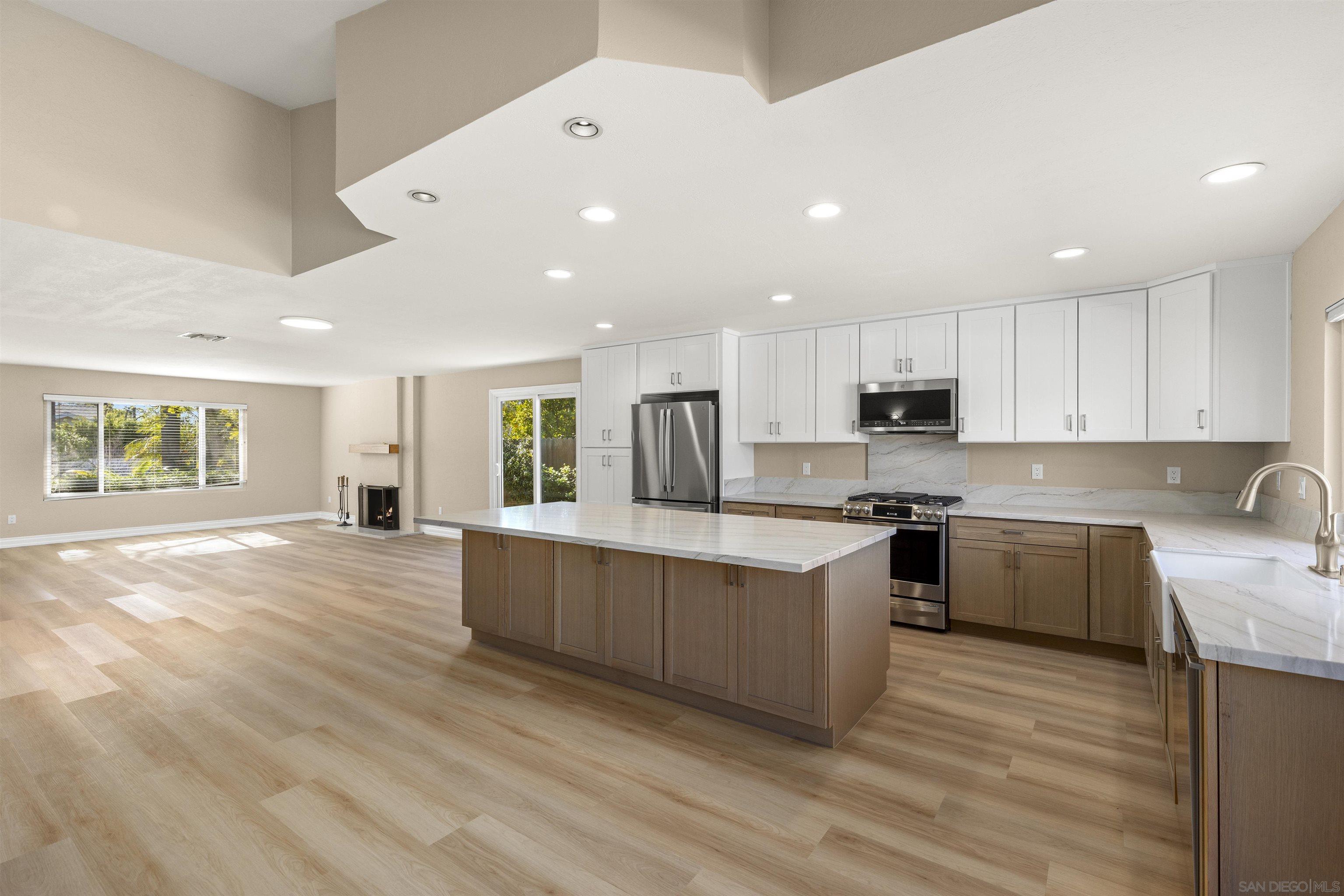 Detail Gallery Image 10 of 56 For 1510  Orangeview Dr  #1-2,  Encinitas,  CA 92024 - 5 Beds | 3 Baths