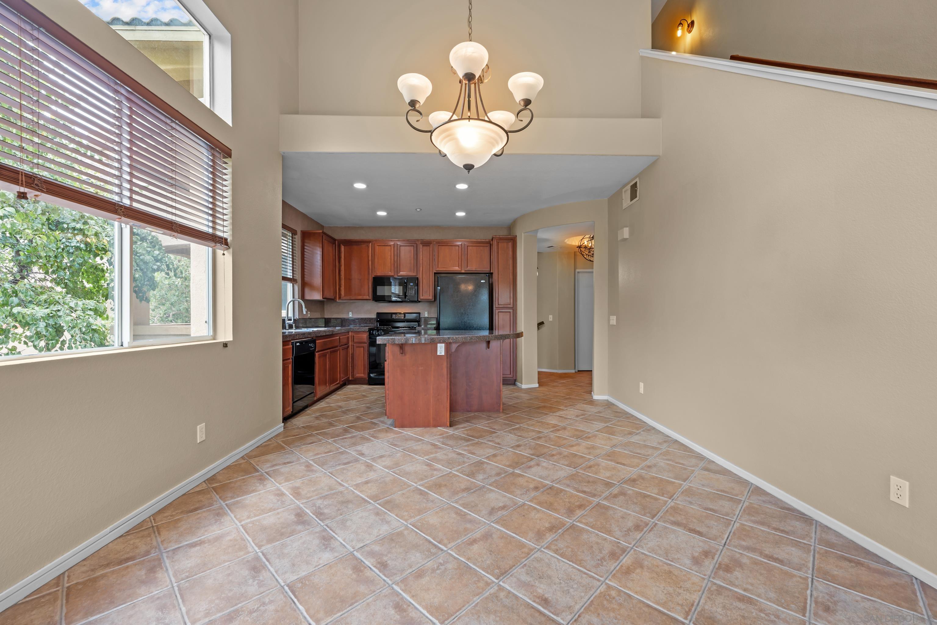 Detail Gallery Image 9 of 34 For 3267  Dehesa Rd  #69,  El Cajon,  CA 92019 - 3 Beds | 2/1 Baths