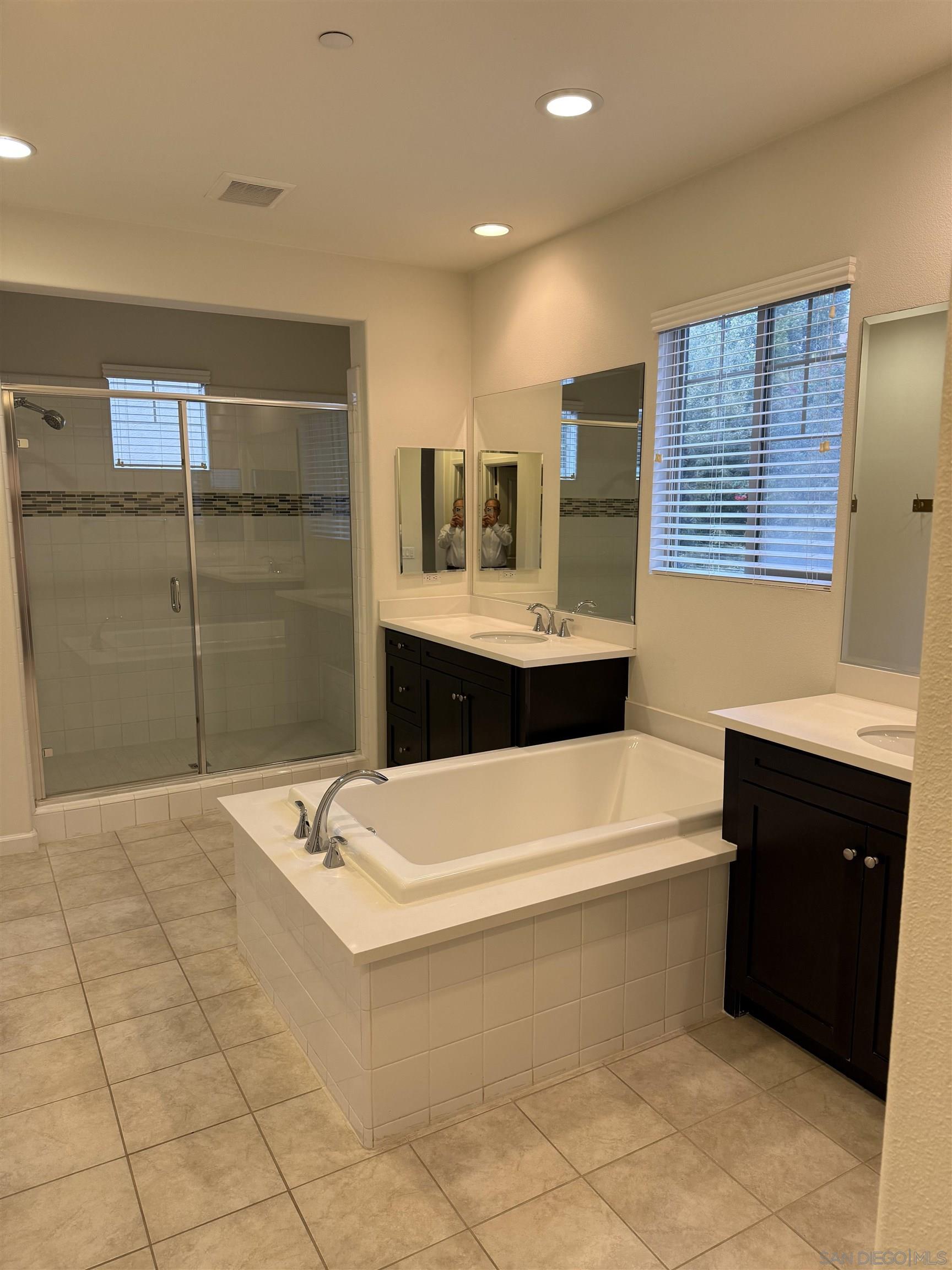 Detail Gallery Image 13 of 19 For 6443  Autumn Gold, San Diego,  CA 92130 - 5 Beds | 3/1 Baths