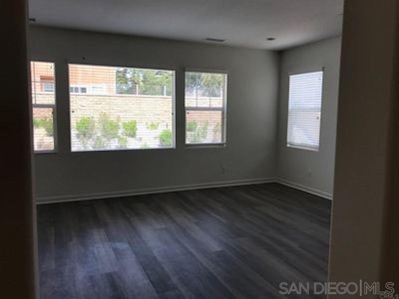 Detail Gallery Image 10 of 19 For 6443  Autumn Gold, San Diego,  CA 92130 - 5 Beds | 3/1 Baths