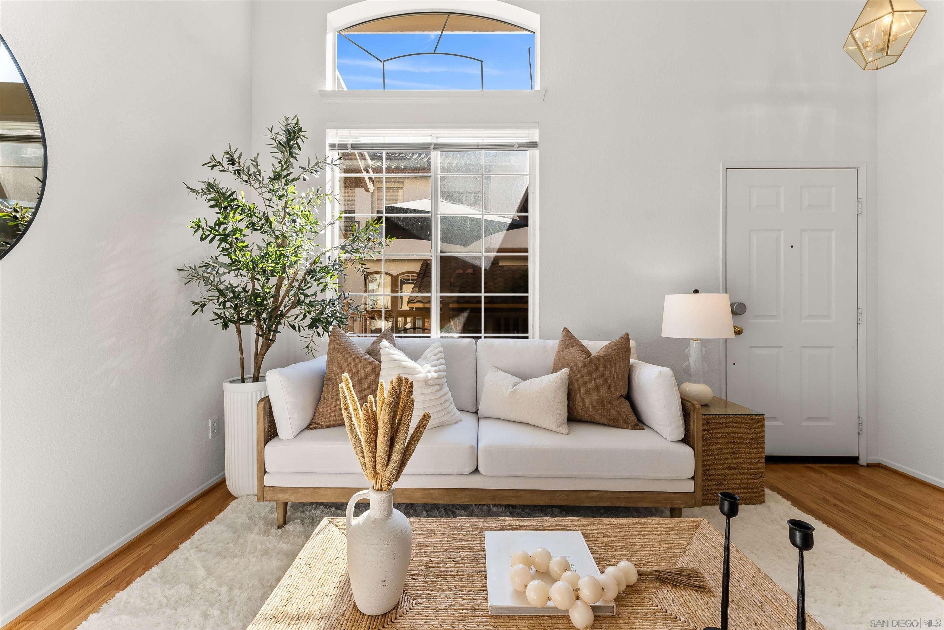 Detail Gallery Image 2 of 26 For 10206  Wateridge Cir  #159,  San Diego,  CA 92121 - 3 Beds | 2/1 Baths