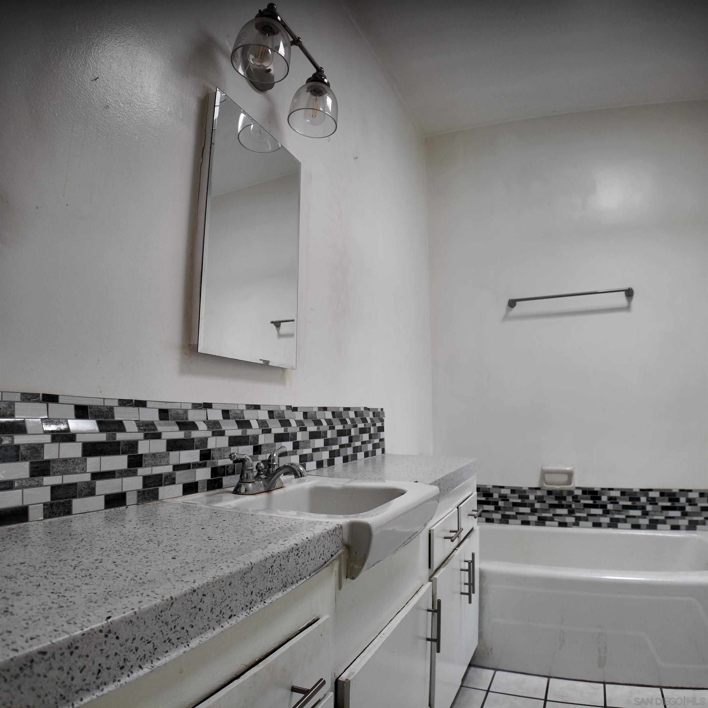 Detail Gallery Image 12 of 16 For 7000 S La Cienega Blvd  #29,  Inglewood,  CA 90302 - 2 Beds | 1/1 Baths