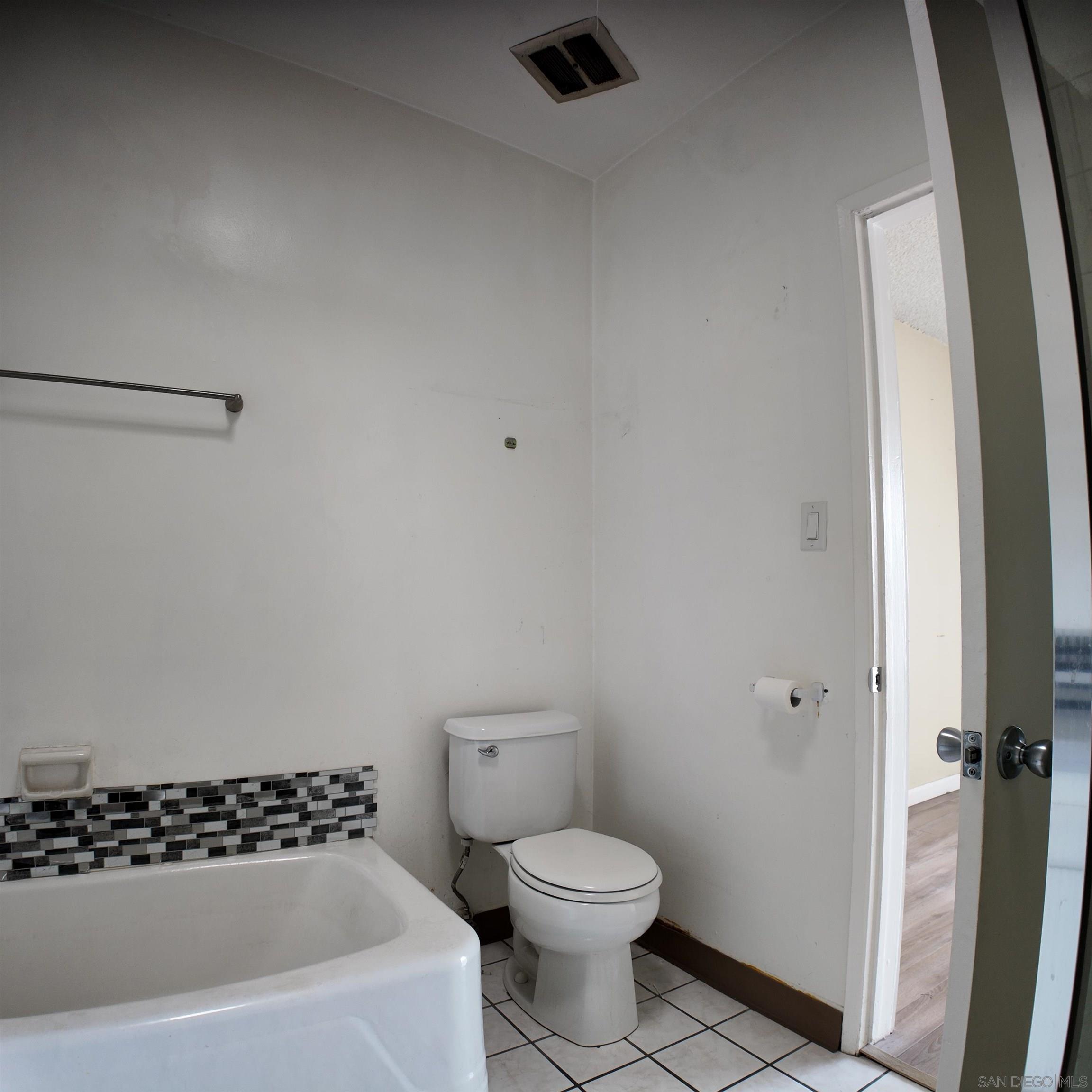 Detail Gallery Image 13 of 16 For 7000 S La Cienega Blvd  #29,  Inglewood,  CA 90302 - 2 Beds | 1/1 Baths