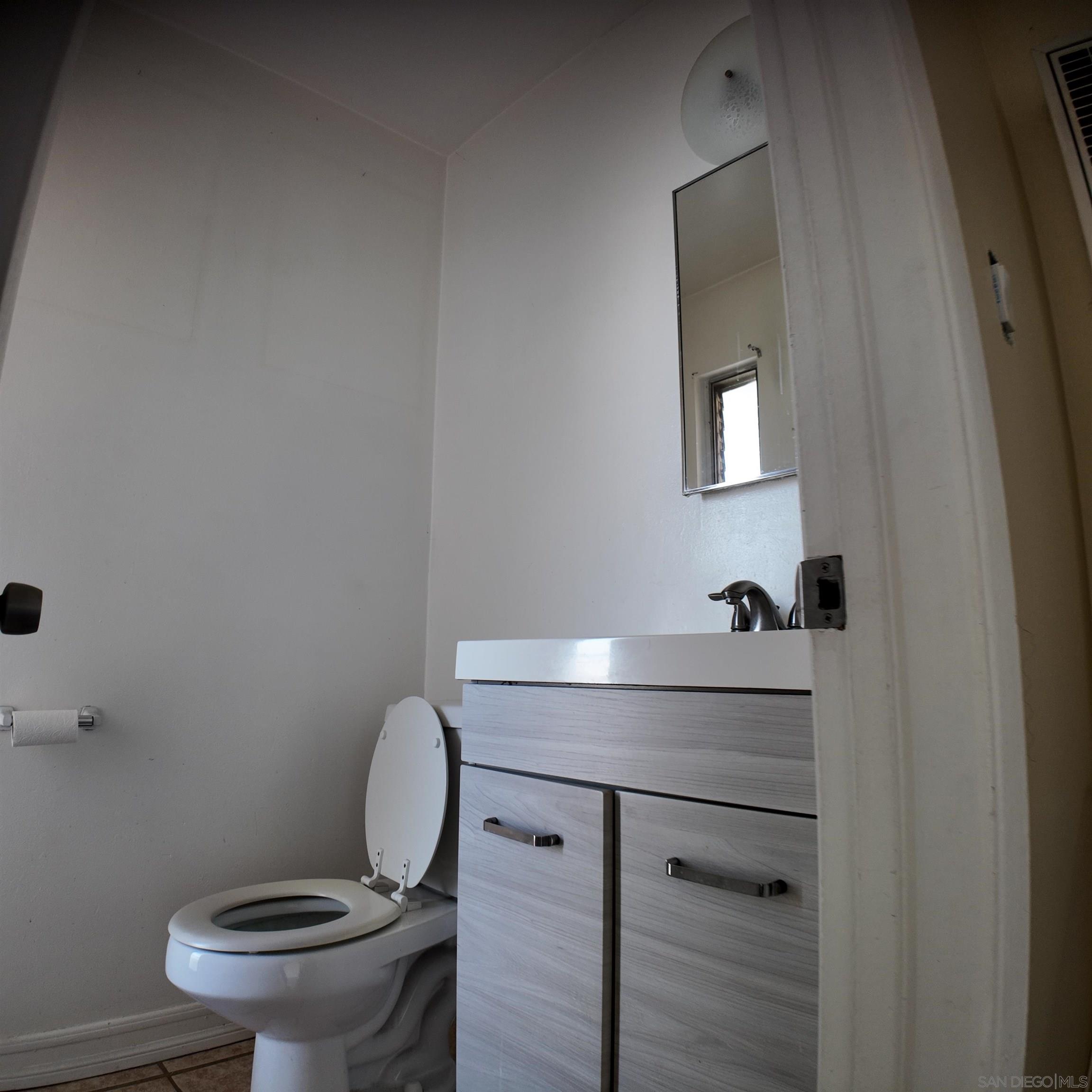 Detail Gallery Image 6 of 16 For 7000 S La Cienega Blvd  #29,  Inglewood,  CA 90302 - 2 Beds | 1/1 Baths