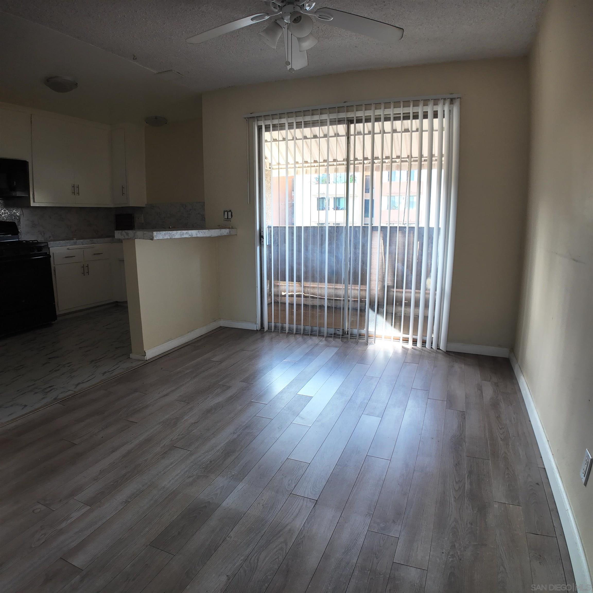 Detail Gallery Image 7 of 16 For 7000 S La Cienega Blvd  #29,  Inglewood,  CA 90302 - 2 Beds | 1/1 Baths