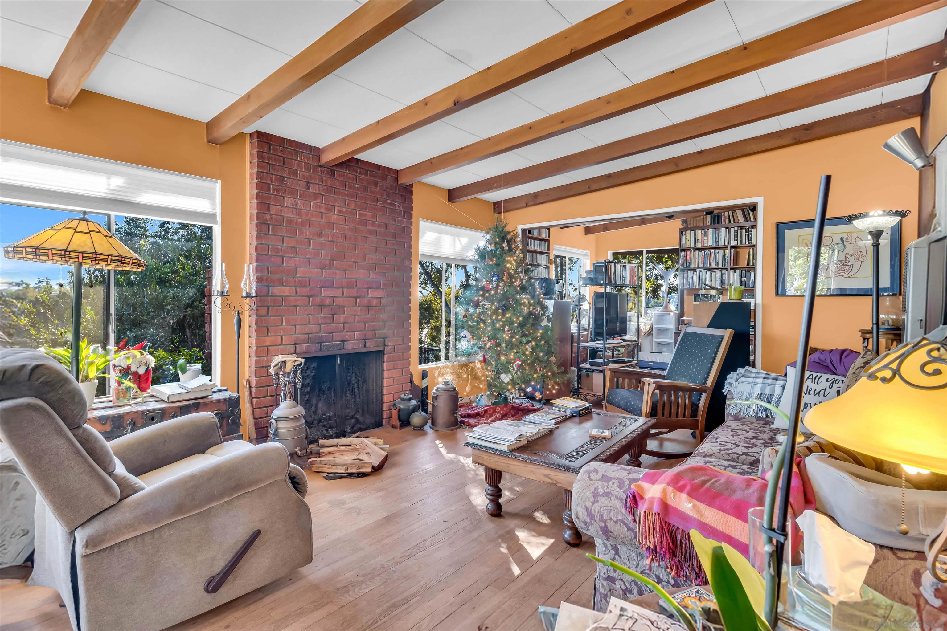 Detail Gallery Image 2 of 35 For 5209  Benton Pl, San Diego,  CA 92116 - 3 Beds | 2 Baths