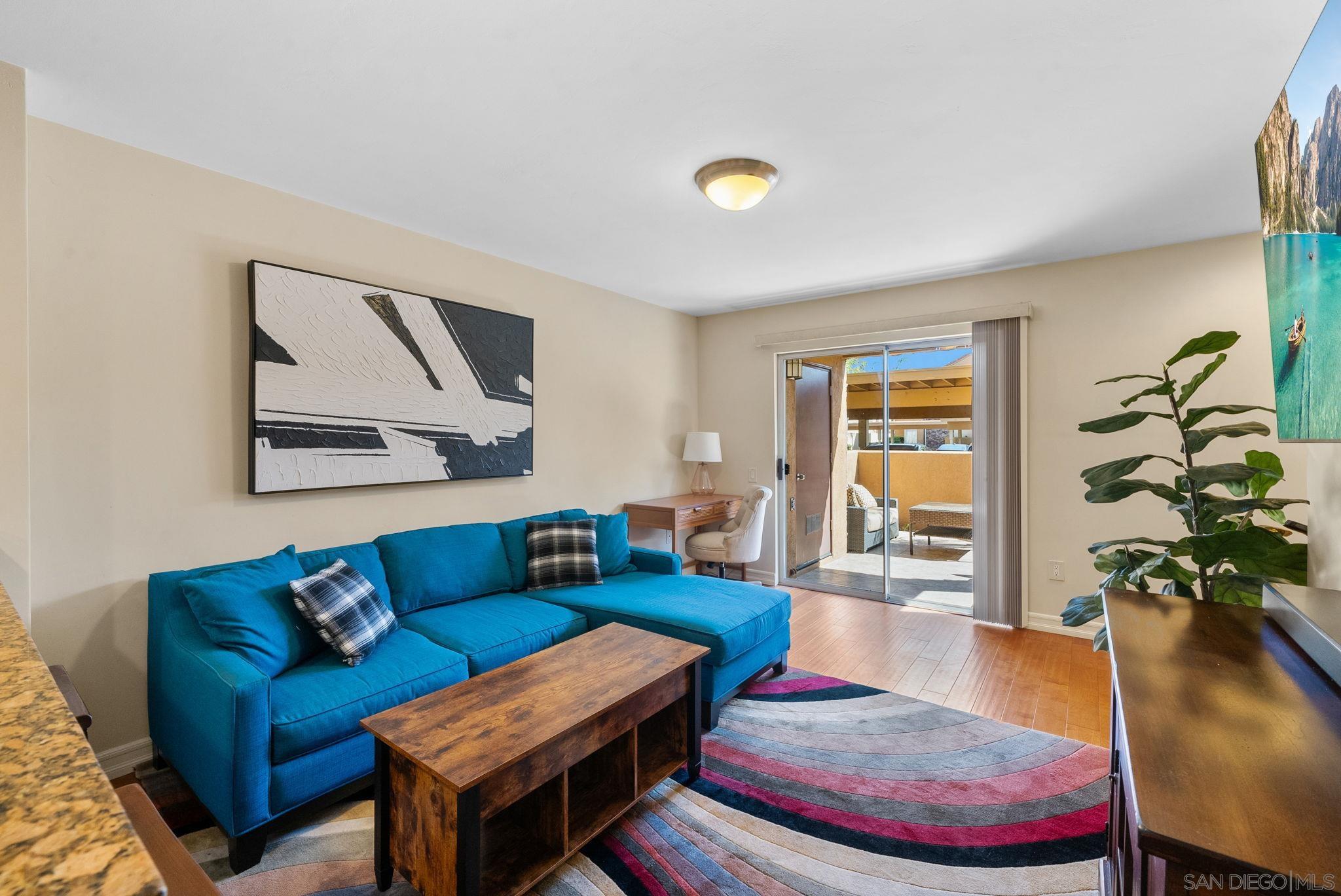 Detail Gallery Image 3 of 21 For 15273  Maturin Dr 28, San Diego,  CA 92127 - 1 Beds | 1 Baths