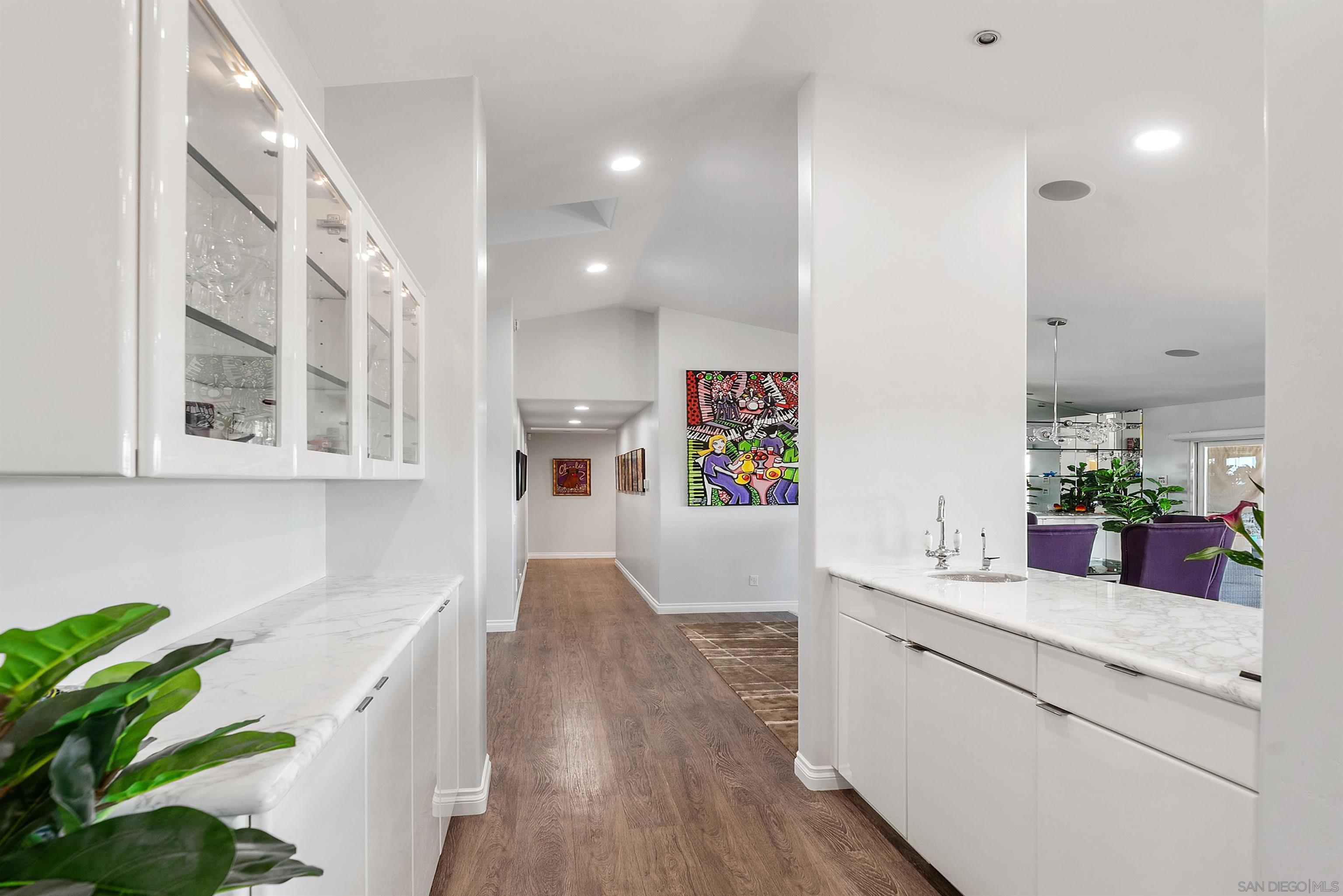 Detail Gallery Image 14 of 62 For 1427  Buckskin Dr, Escondido,  CA 92029 - 5 Beds | 2/1 Baths