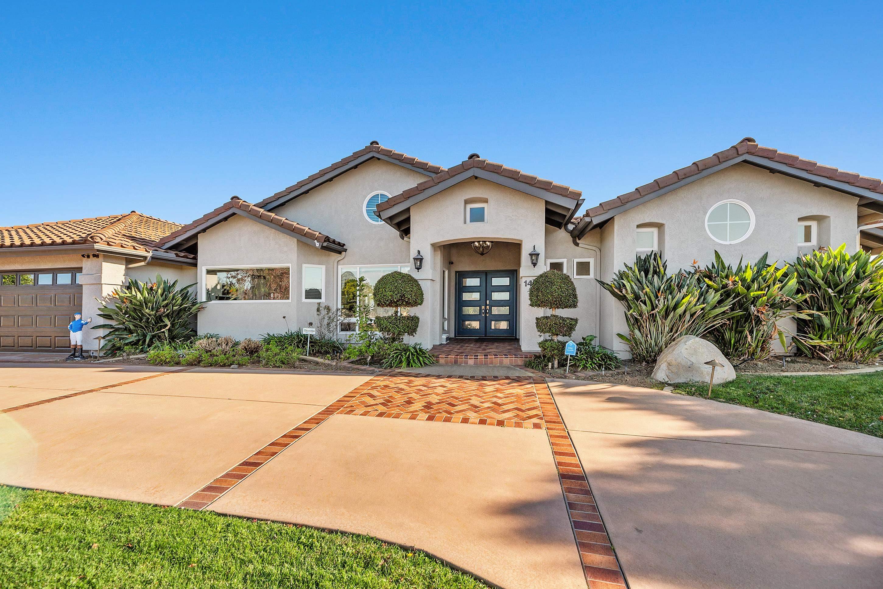 Detail Gallery Image 4 of 62 For 1427  Buckskin Dr, Escondido,  CA 92029 - 5 Beds | 2/1 Baths