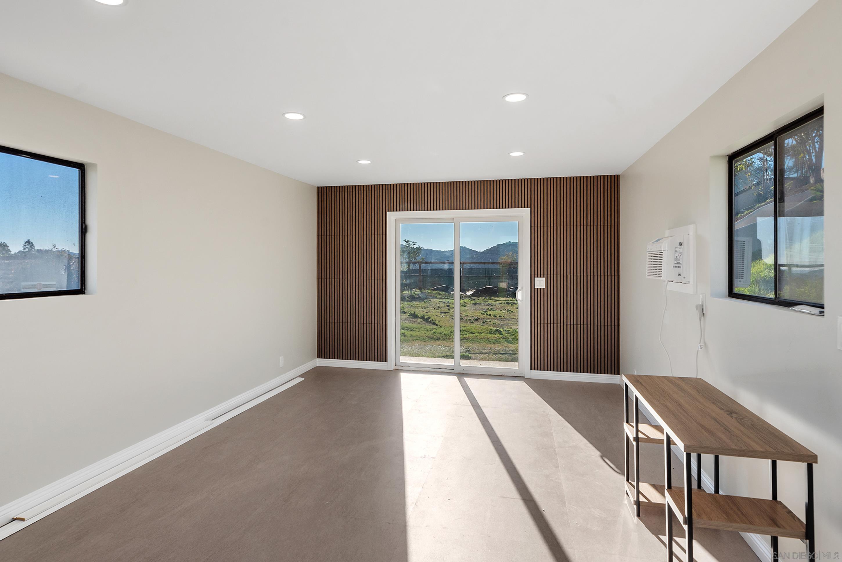 Detail Gallery Image 31 of 62 For 1427  Buckskin Dr, Escondido,  CA 92029 - 5 Beds | 2/1 Baths