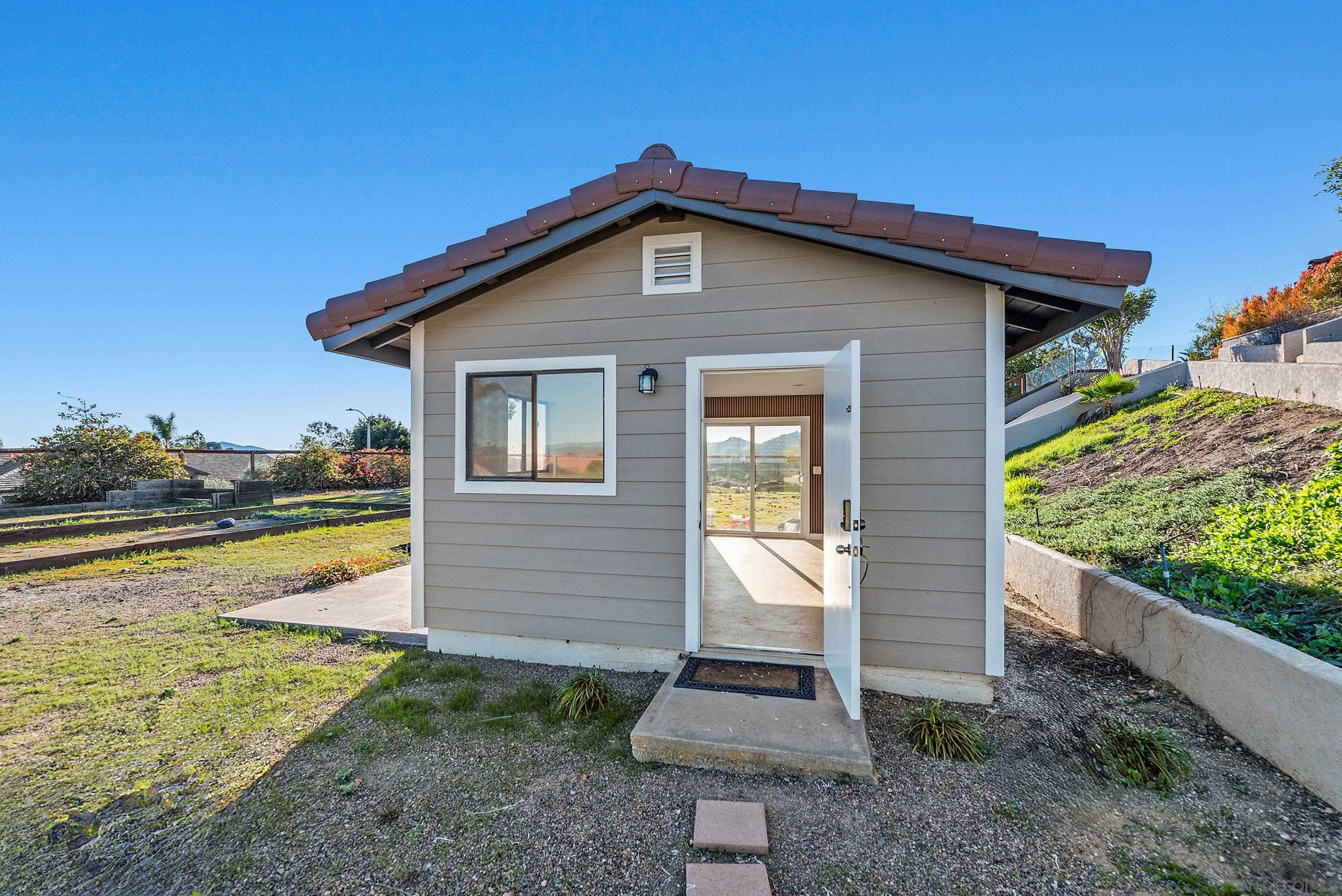 Detail Gallery Image 56 of 62 For 1427  Buckskin Dr, Escondido,  CA 92029 - 5 Beds | 2/1 Baths