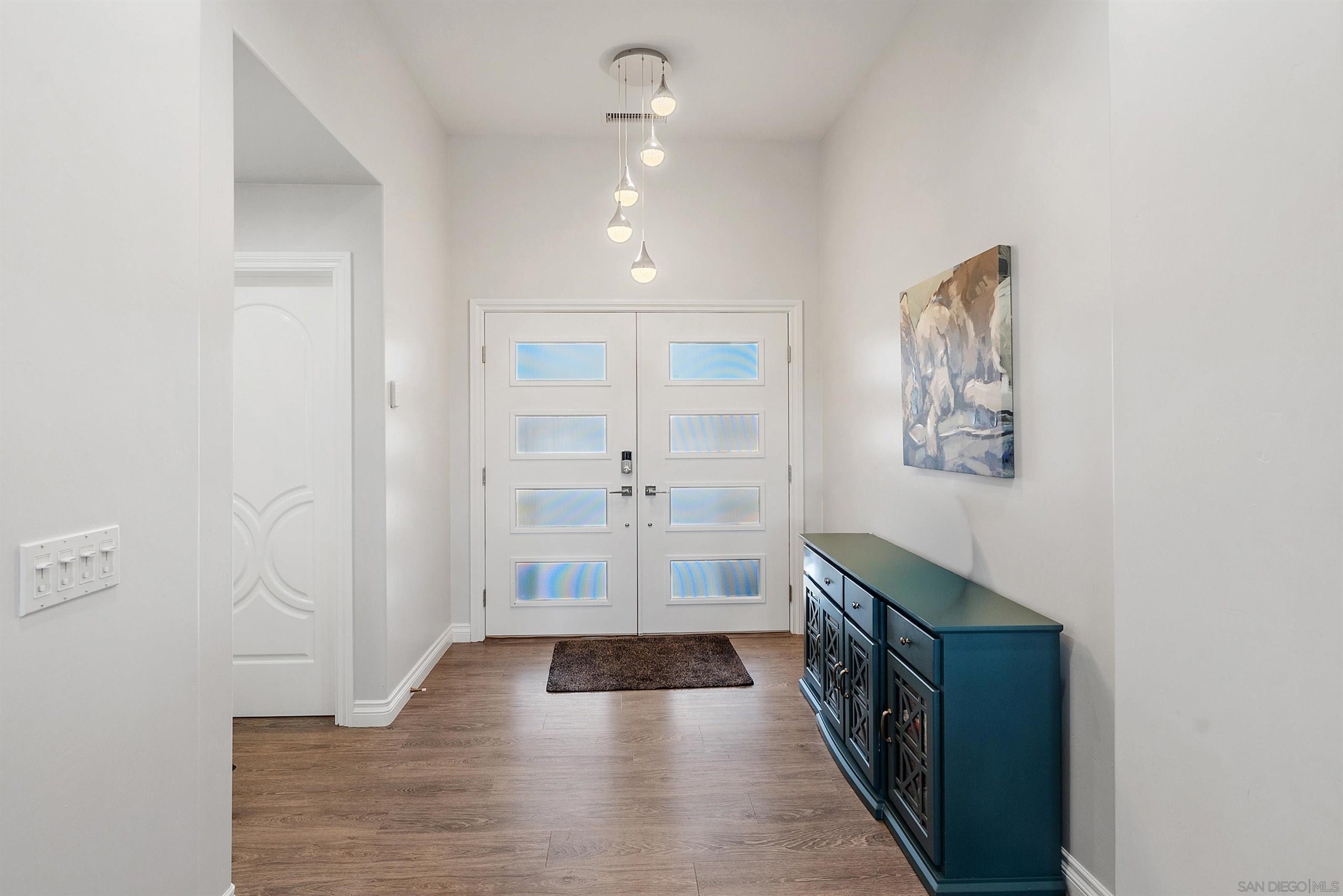 Detail Gallery Image 9 of 62 For 1427  Buckskin Dr, Escondido,  CA 92029 - 5 Beds | 2/1 Baths