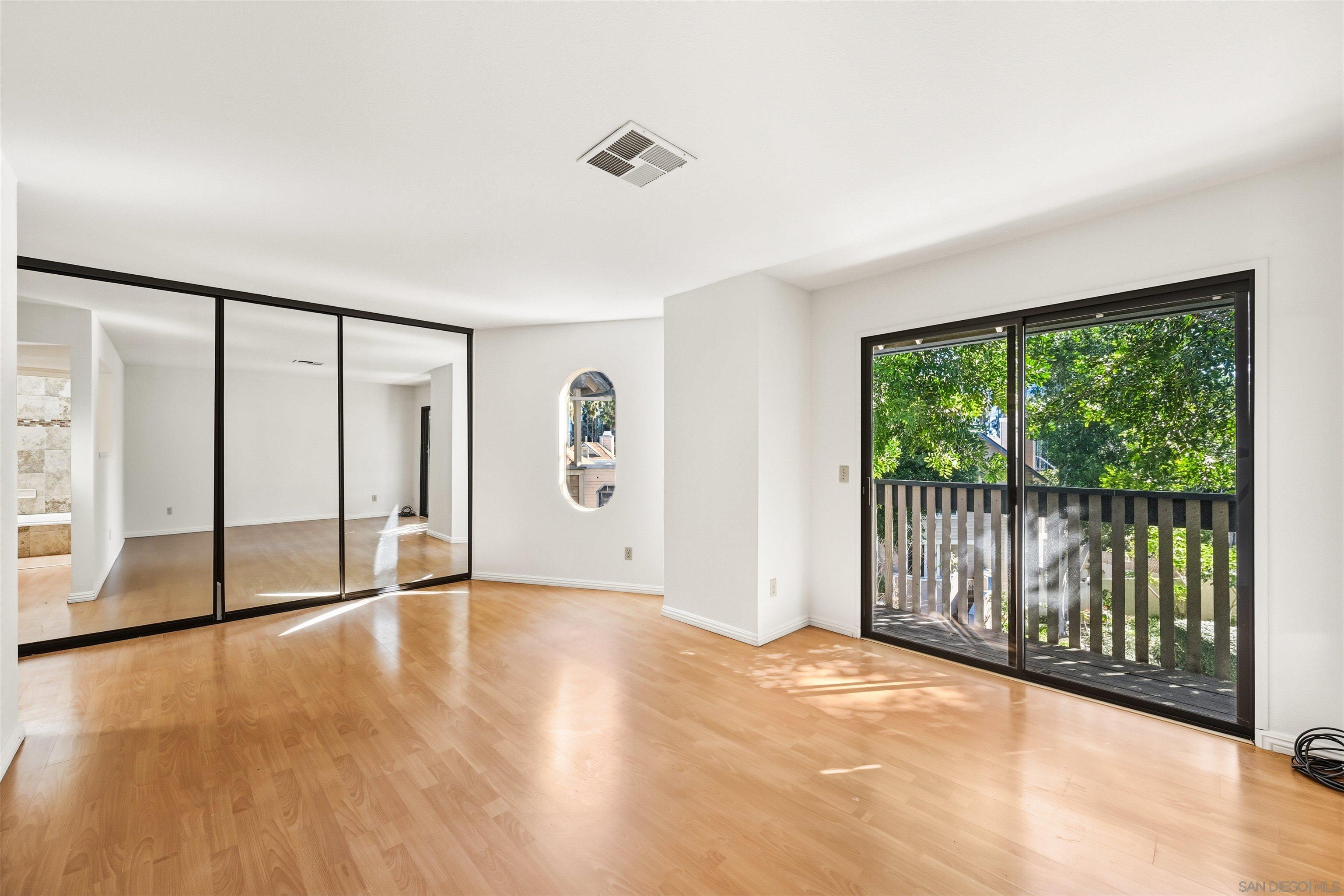 Detail Gallery Image 19 of 26 For 9260  Towne Centre Dr  #17,  San Diego,  CA 92121 - 2 Beds | 2/1 Baths