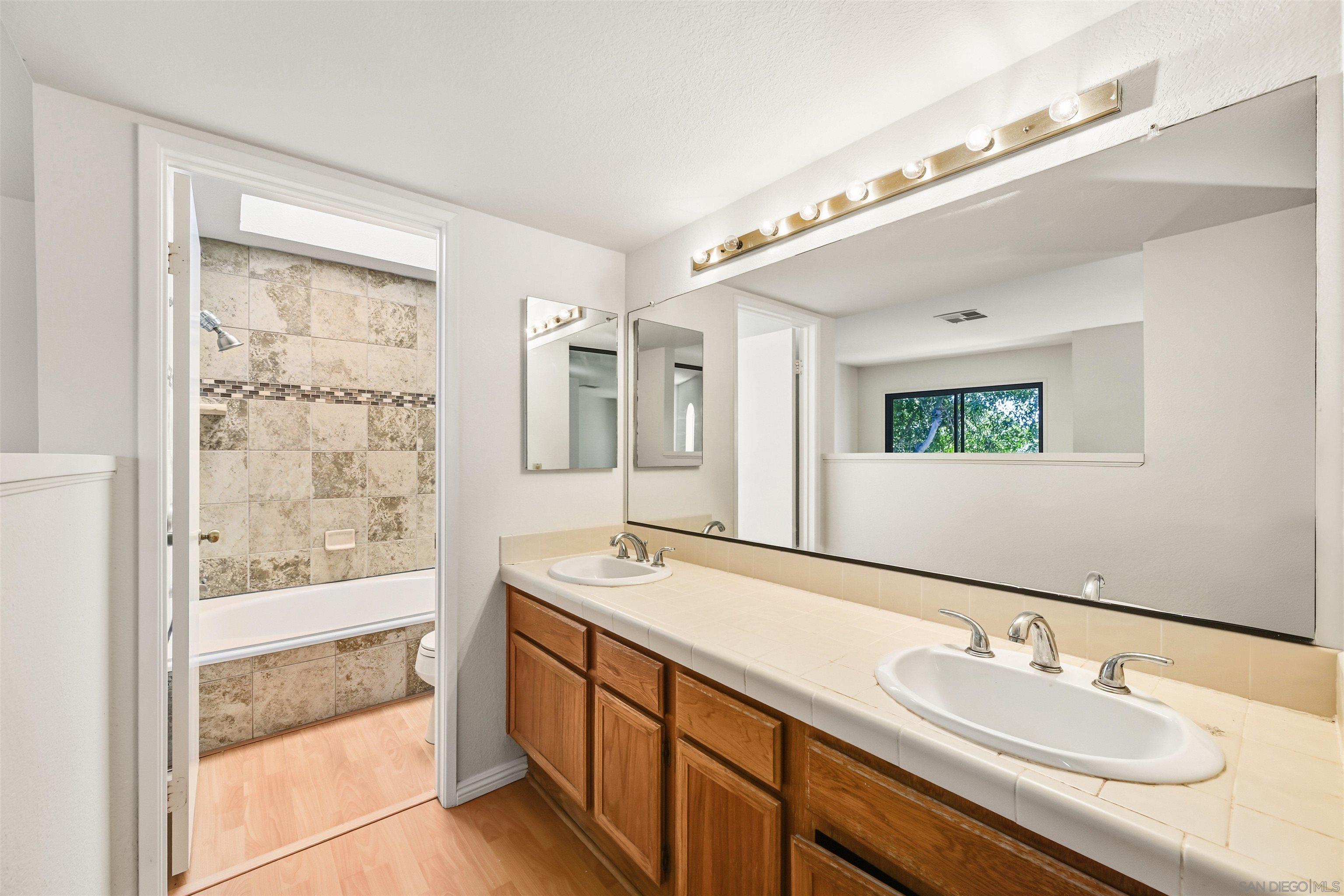 Detail Gallery Image 21 of 26 For 9260  Towne Centre Dr  #17,  San Diego,  CA 92121 - 2 Beds | 2/1 Baths