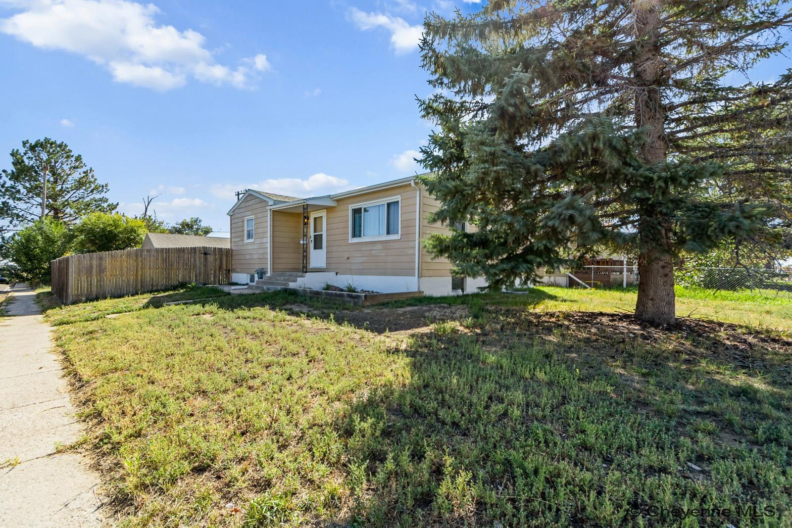 2621 e 13th St, Cheyenne Wyoming