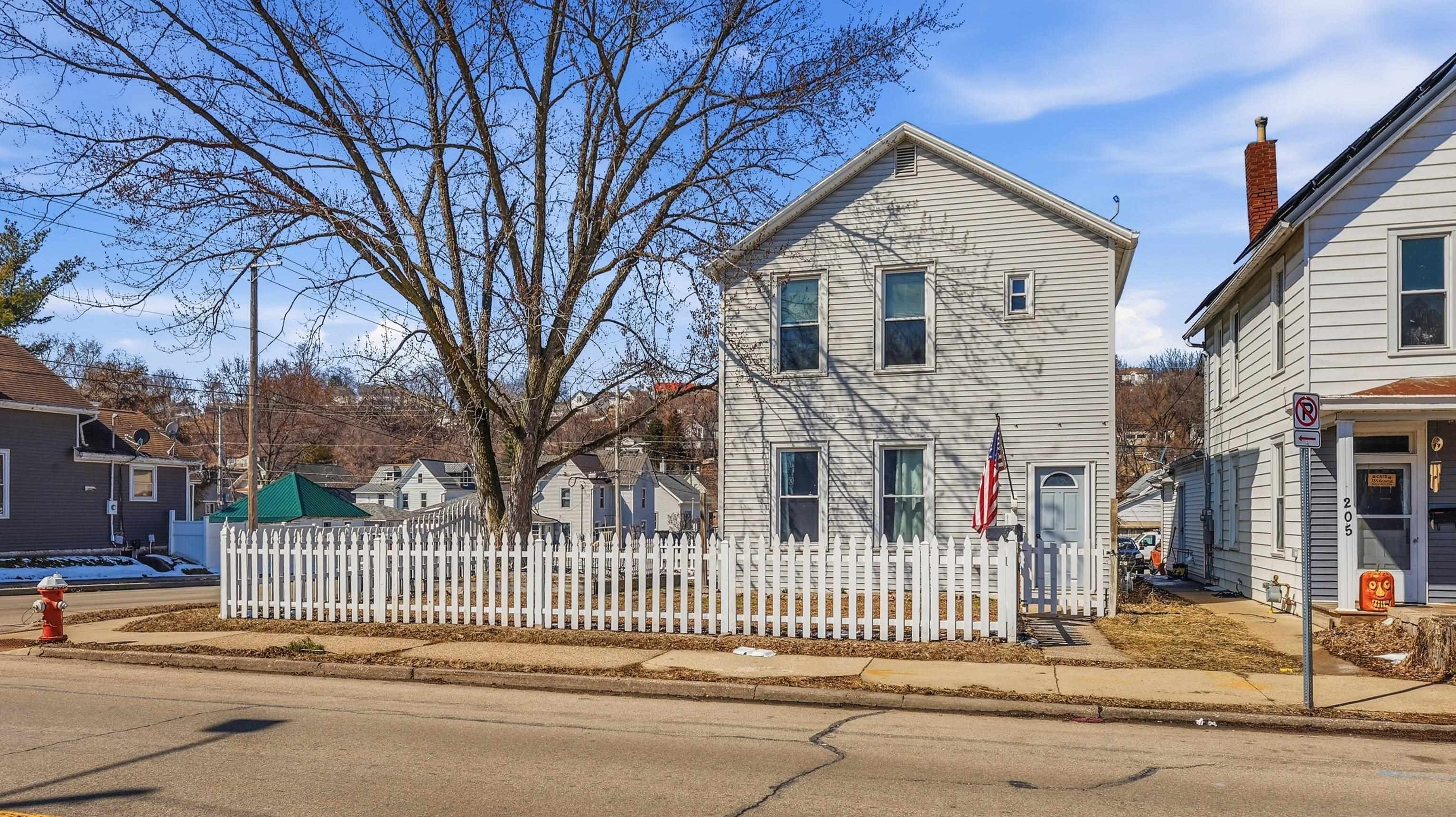 1203 Rhomberg Avenue