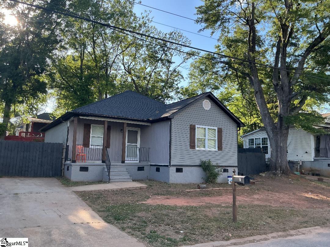 7 4th Street Greenville, SC 29611-8300