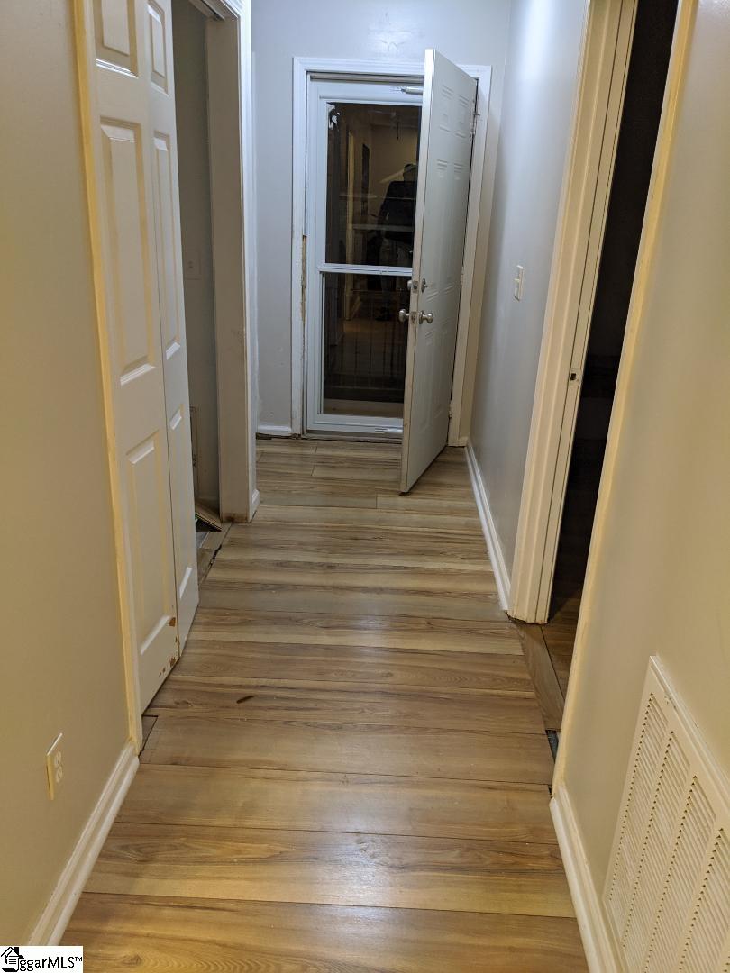 7 4th Street Greenville, SC 29611-8300