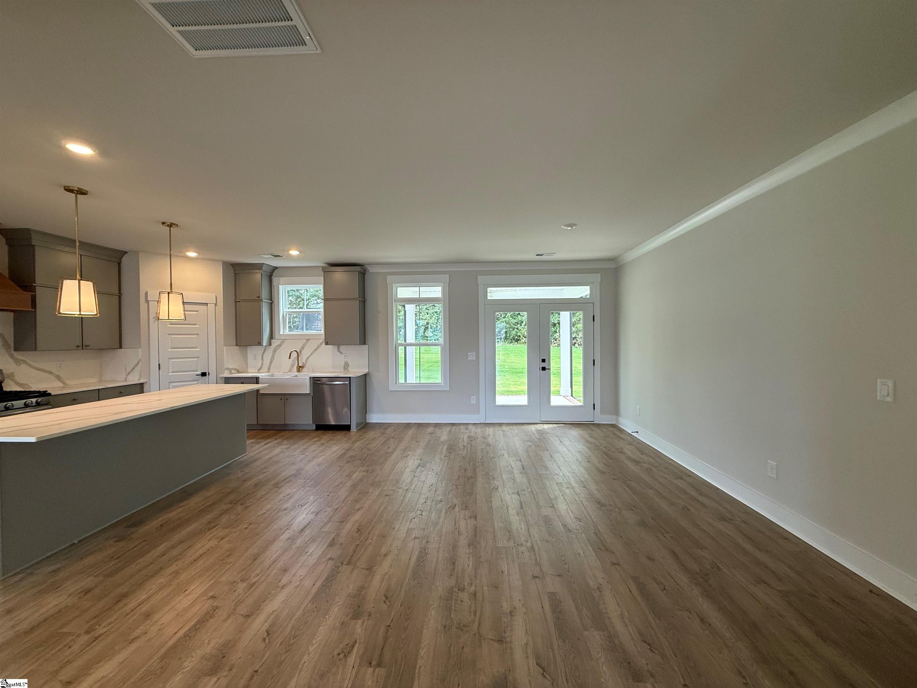 319 Summerall Drive photo 5