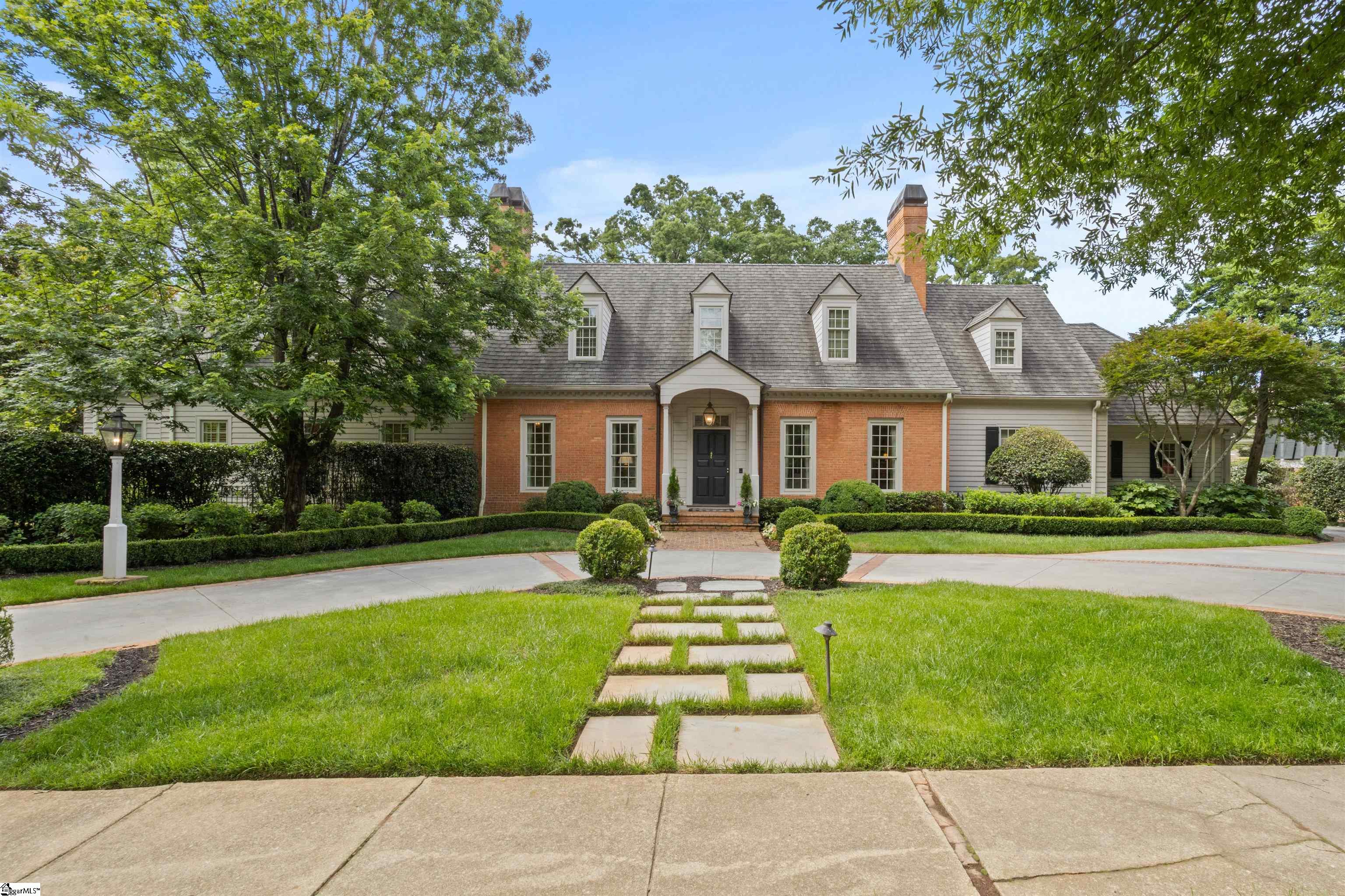 540 Crescent Avenue Greenville, SC 29601