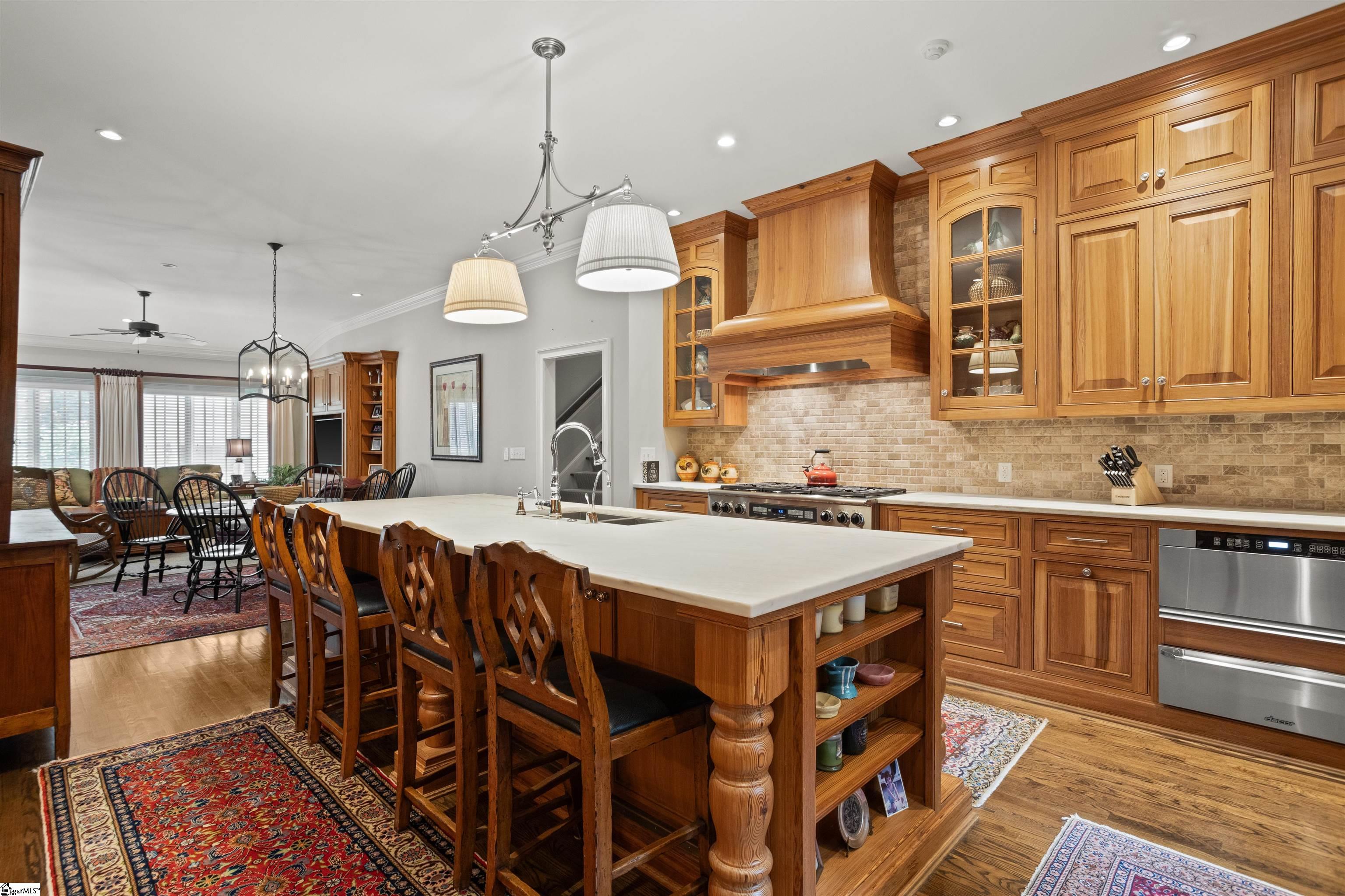 540 Crescent Avenue Greenville, SC 29601