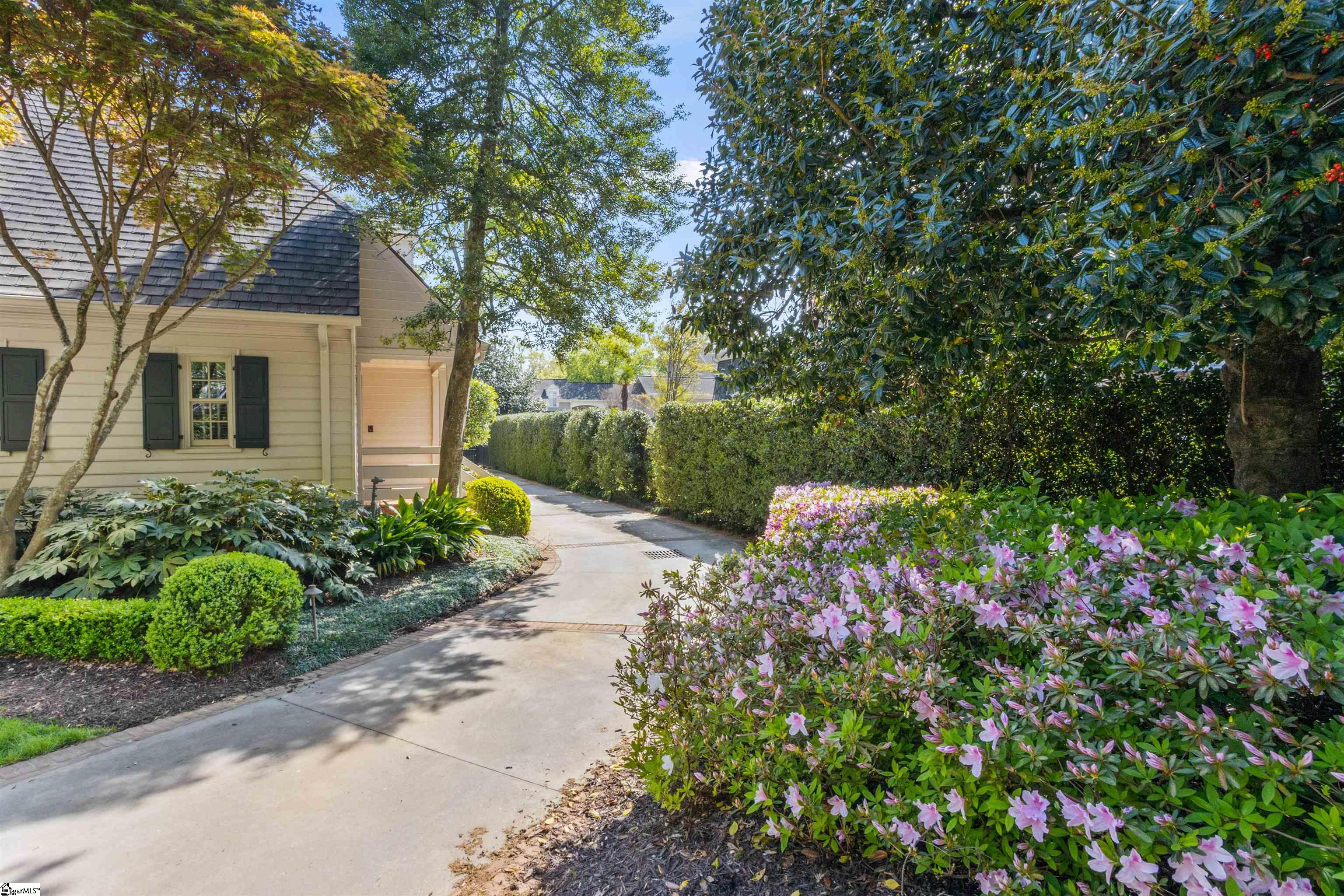 540 Crescent Avenue Greenville, SC 29601