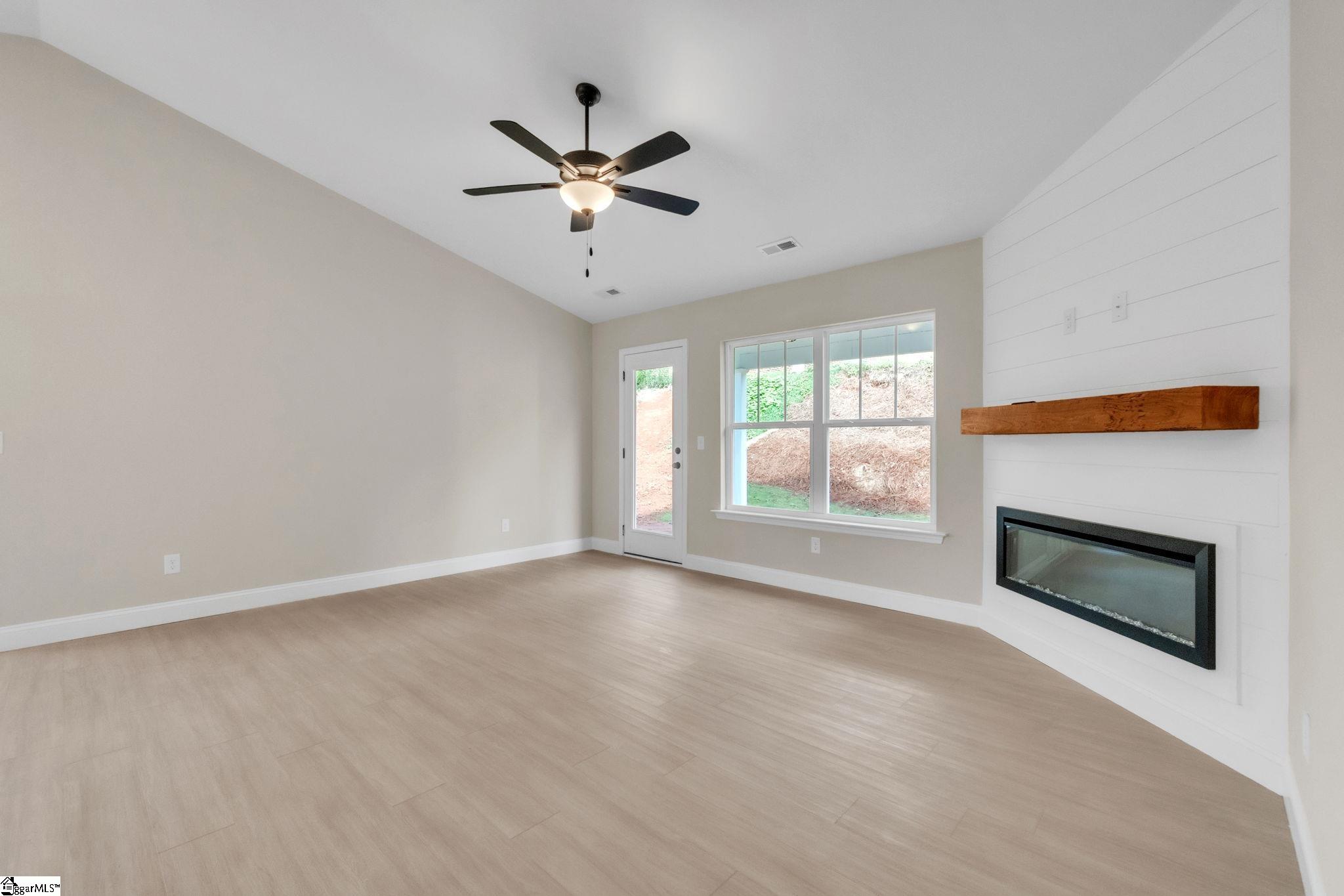 221 Upper Beaver Creek Drive photo 3