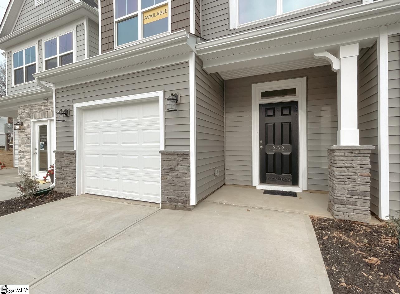 202 Spartina Court Spartanburg, SC 29307