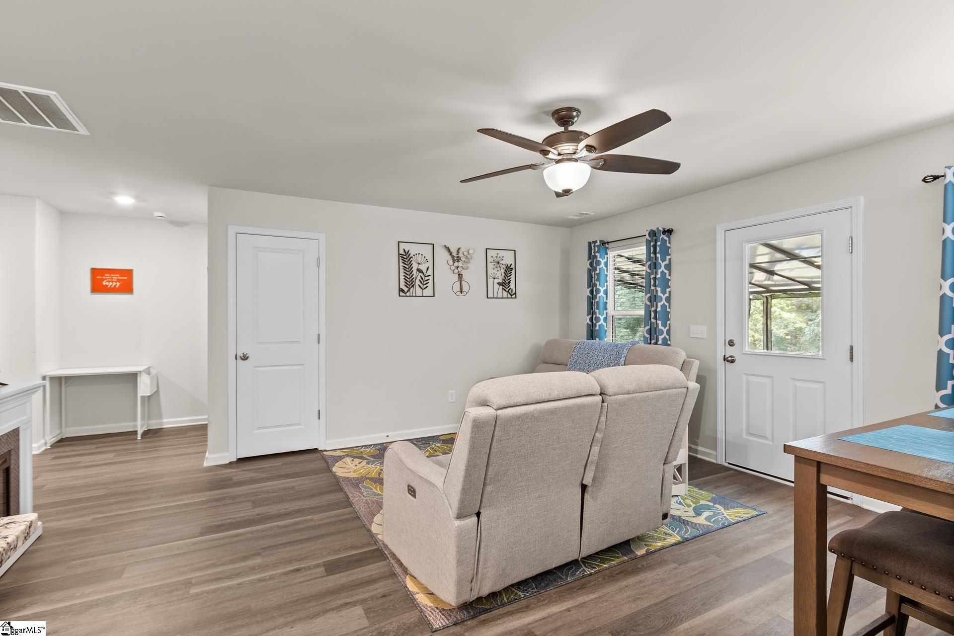 112 Heather Glen photo 13