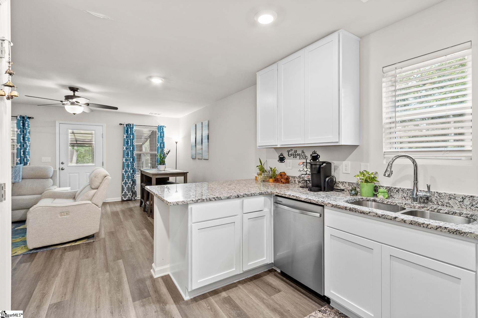 112 Heather Glen photo 15