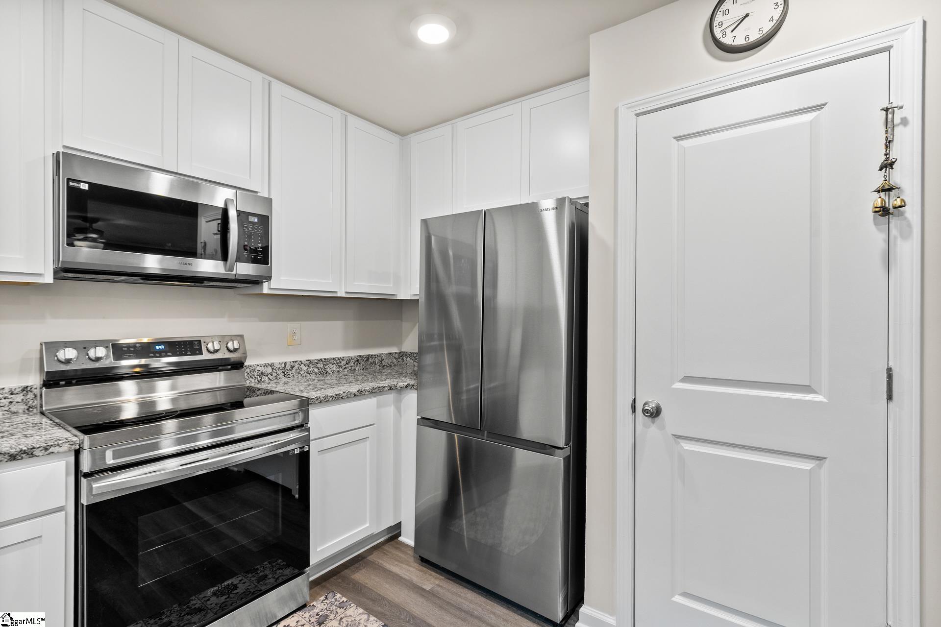 112 Heather Glen photo 16