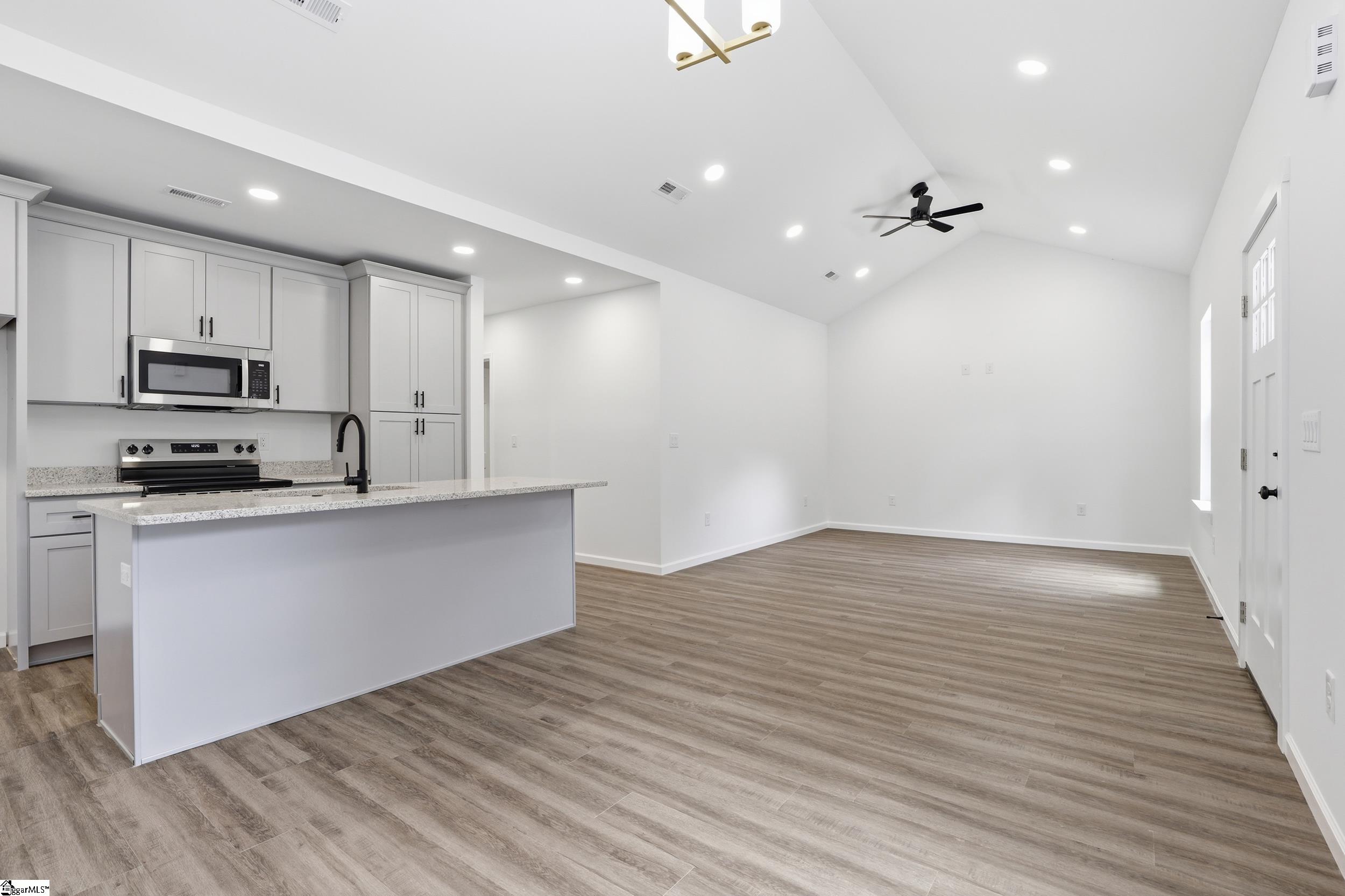 133 Pinehill Circle Spartanburg, SC 29306