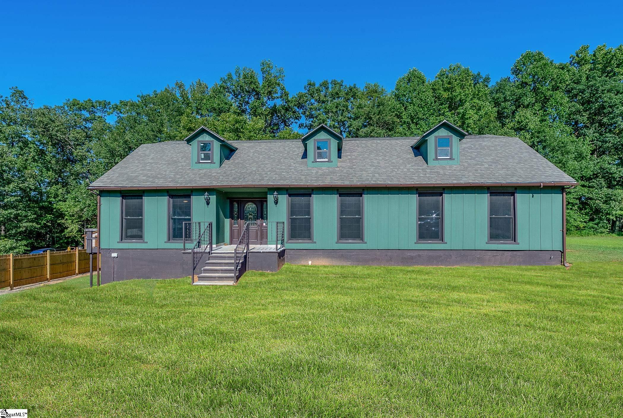 141 Agnes Drive photo 2
