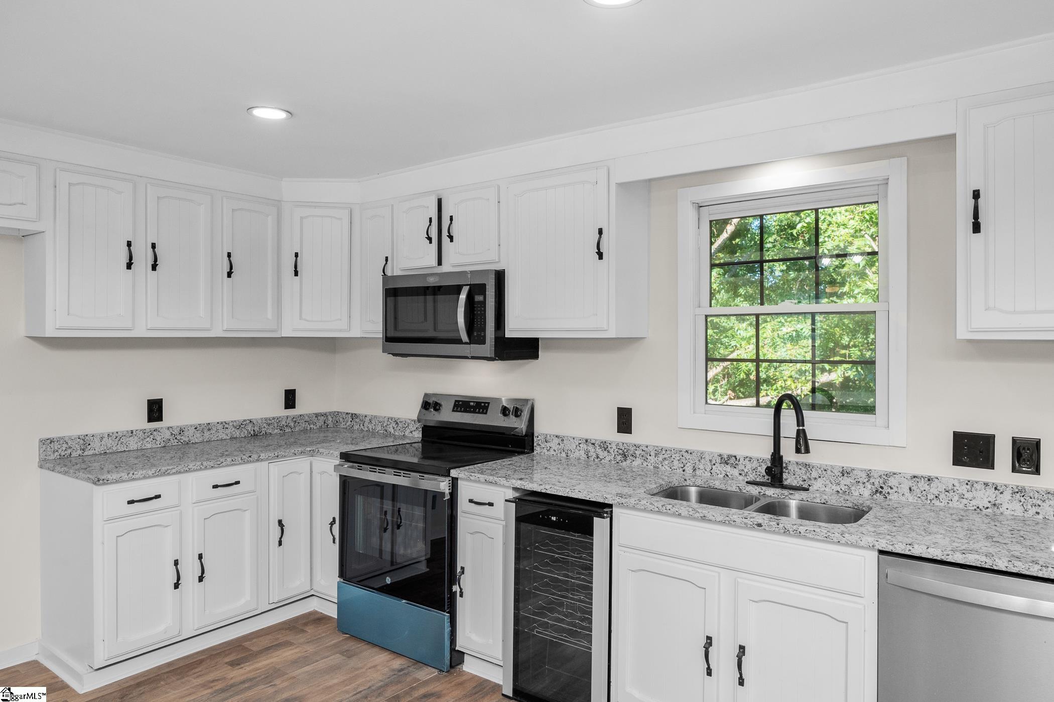 141 Agnes Drive photo 16
